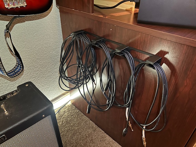 1/4" Instrument/Patch Cable Hanger