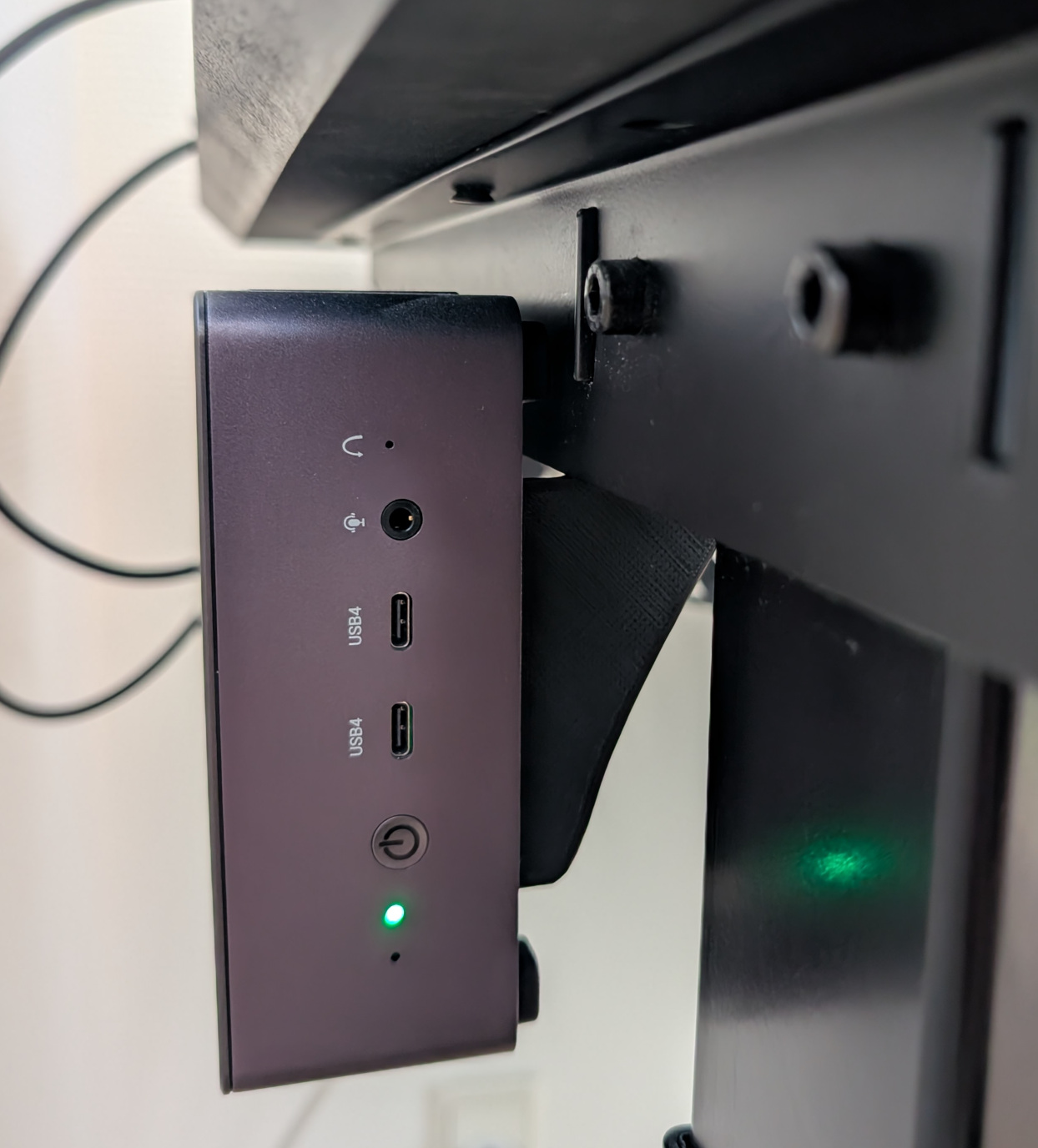 VESA backet for mounting minipc