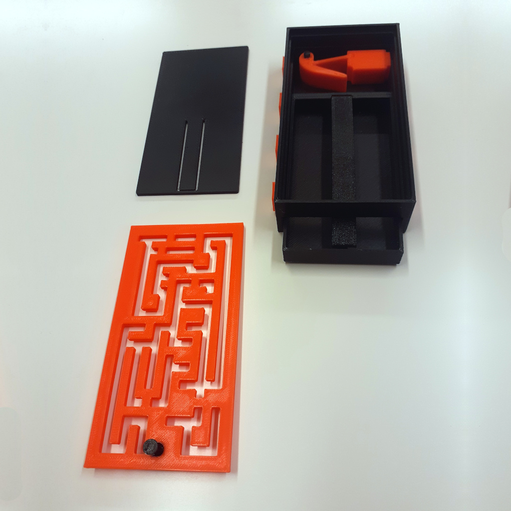 aMaze Puzzle Box
