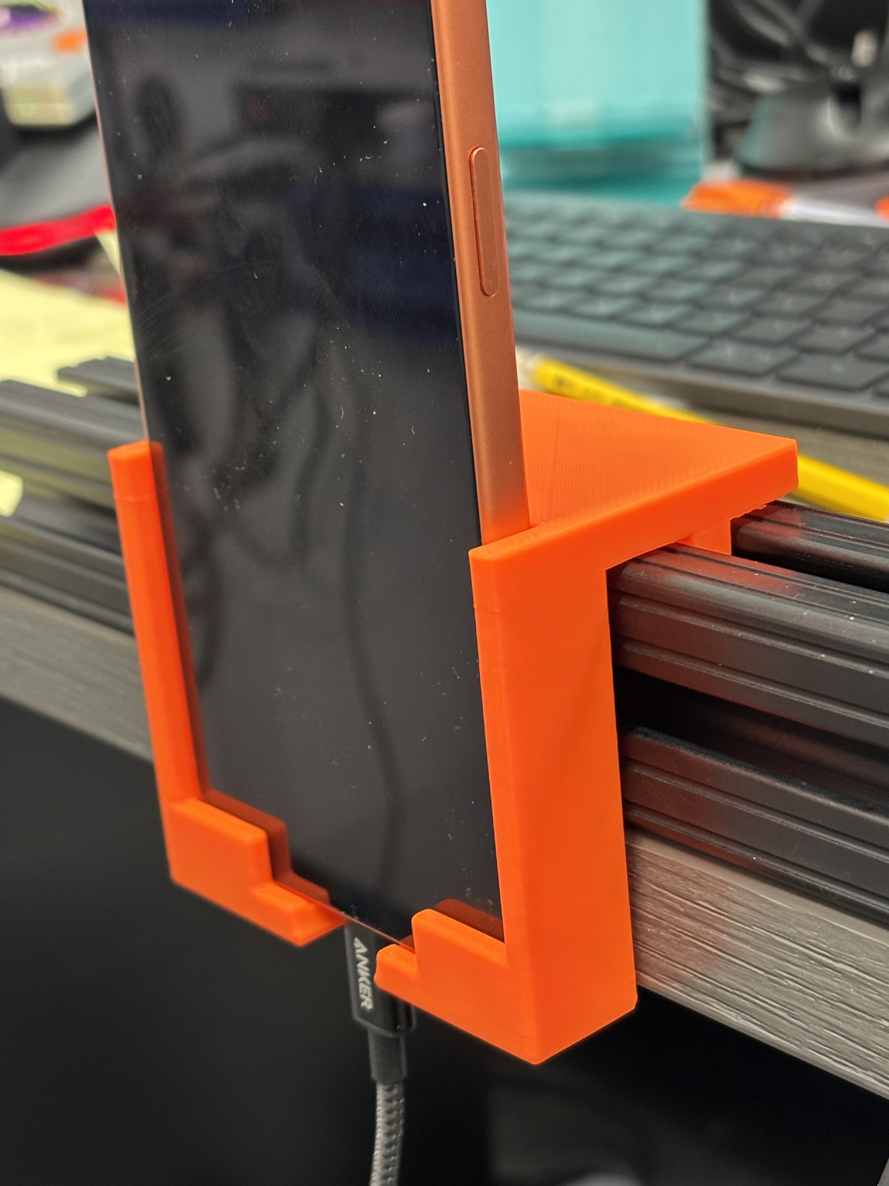 iphone 17 promax  mount for 80 20 extrusion boltless racing sim
