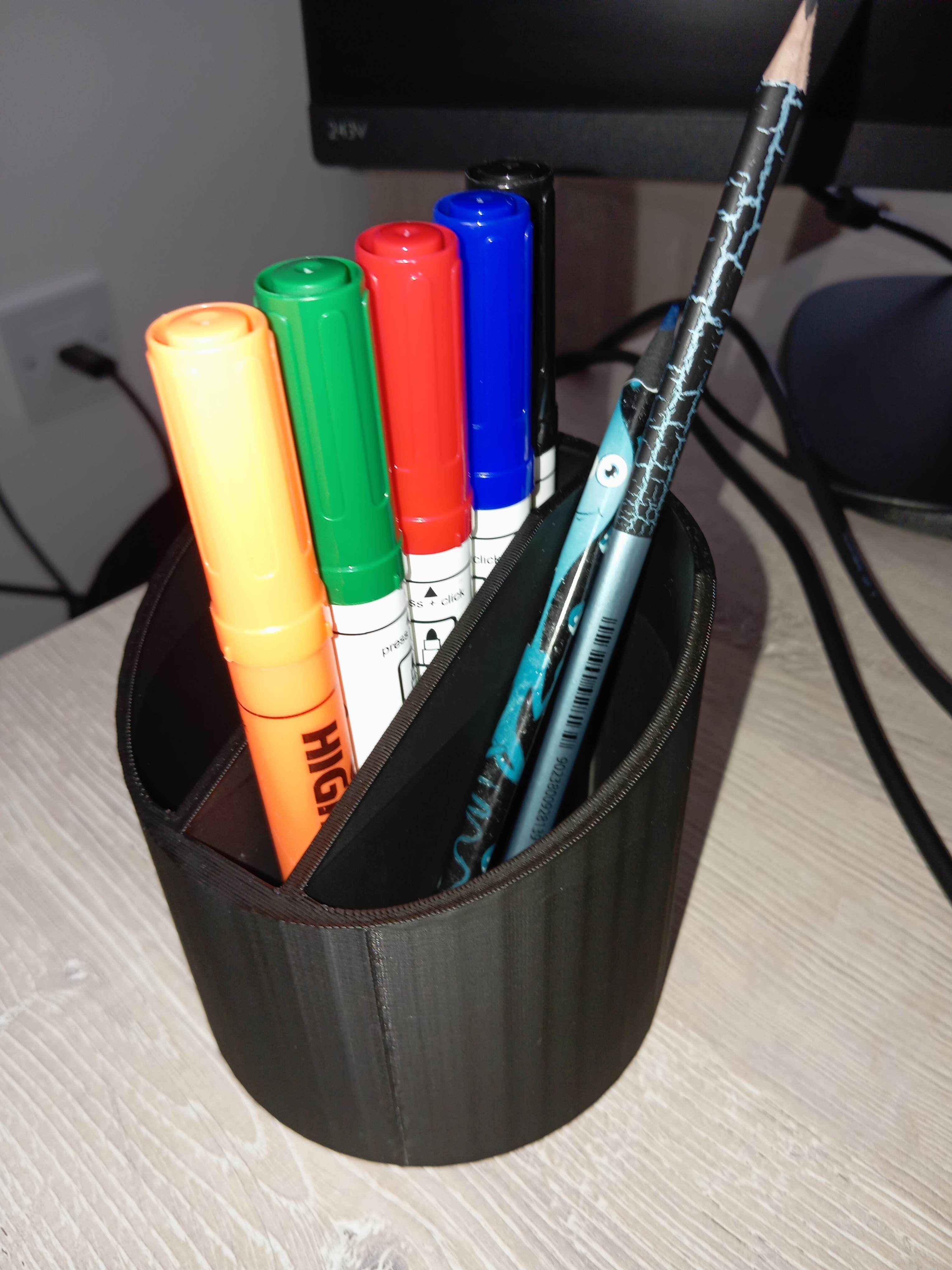Sliced Pen Holder