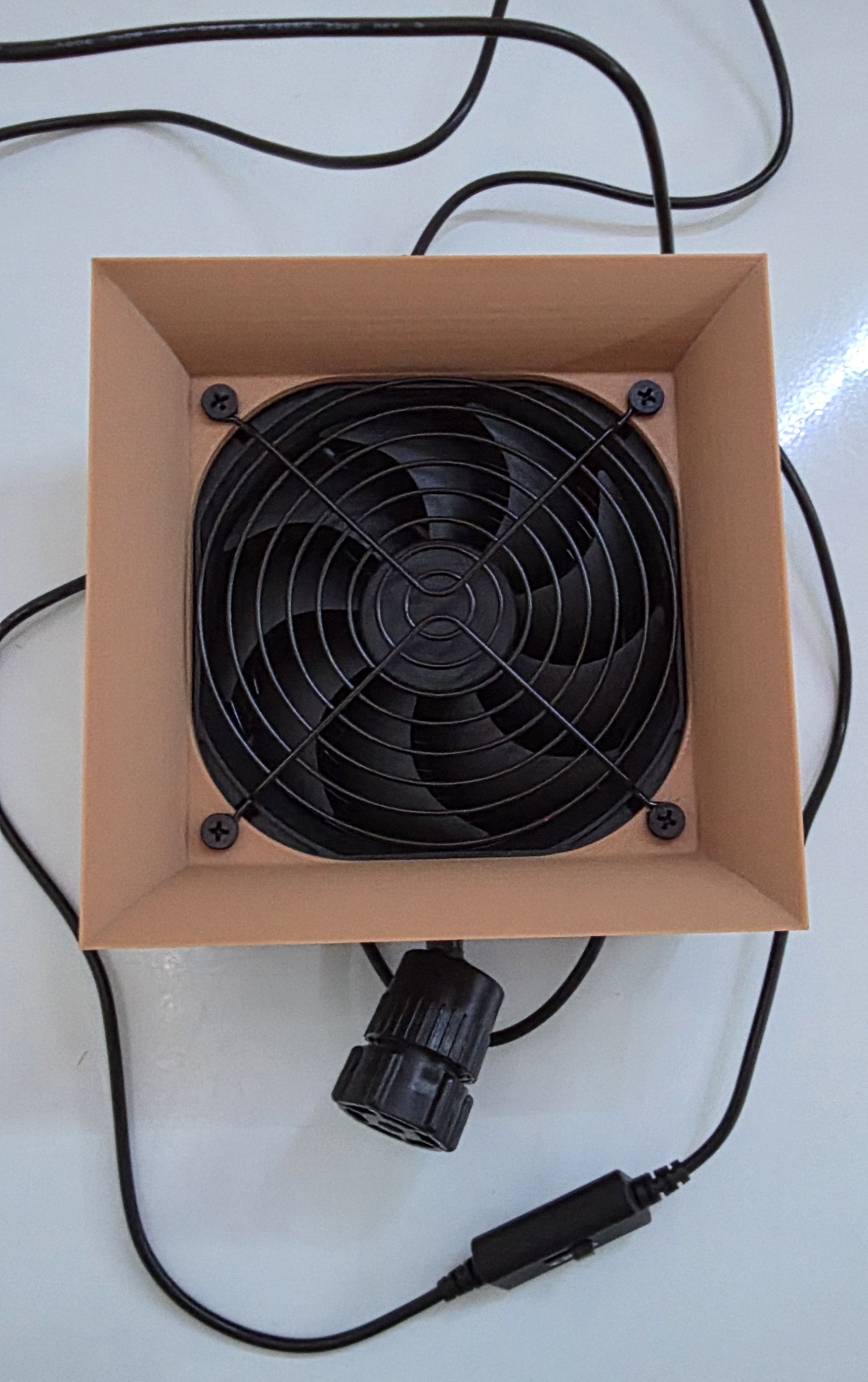 Flexible Lötrauchabsaugung für 120mm Lüfter mit Aktivkohlefilter und Tischklemme — thumbnail 2