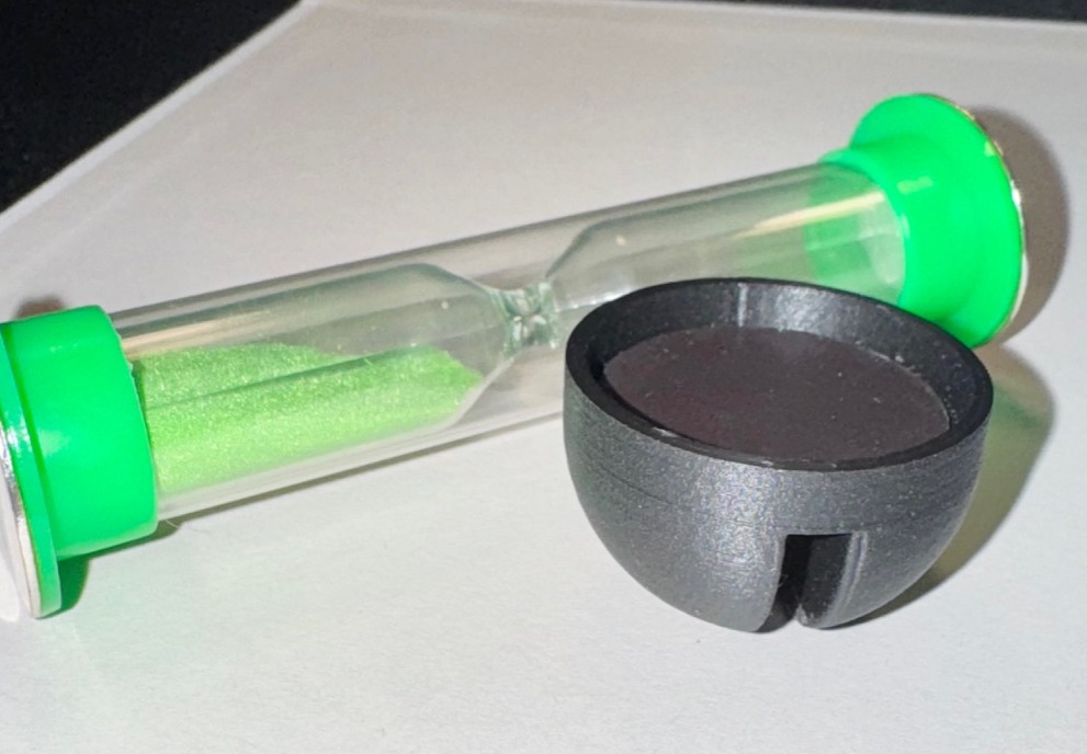 Miniatura 4 do modelo 3D DM Screen Sand Timer holder