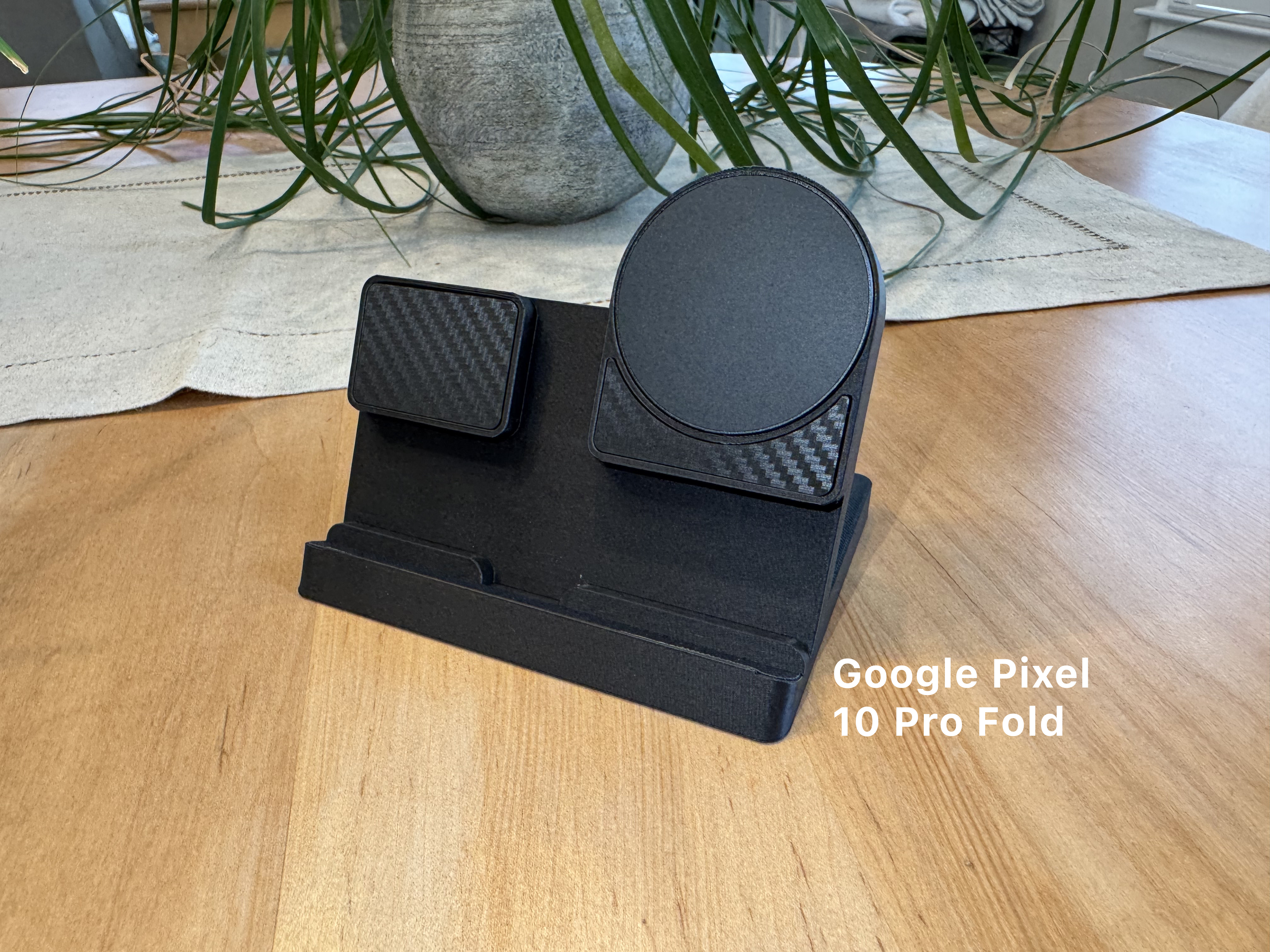 Google Pixel 10 Pro Fold Charging Stand