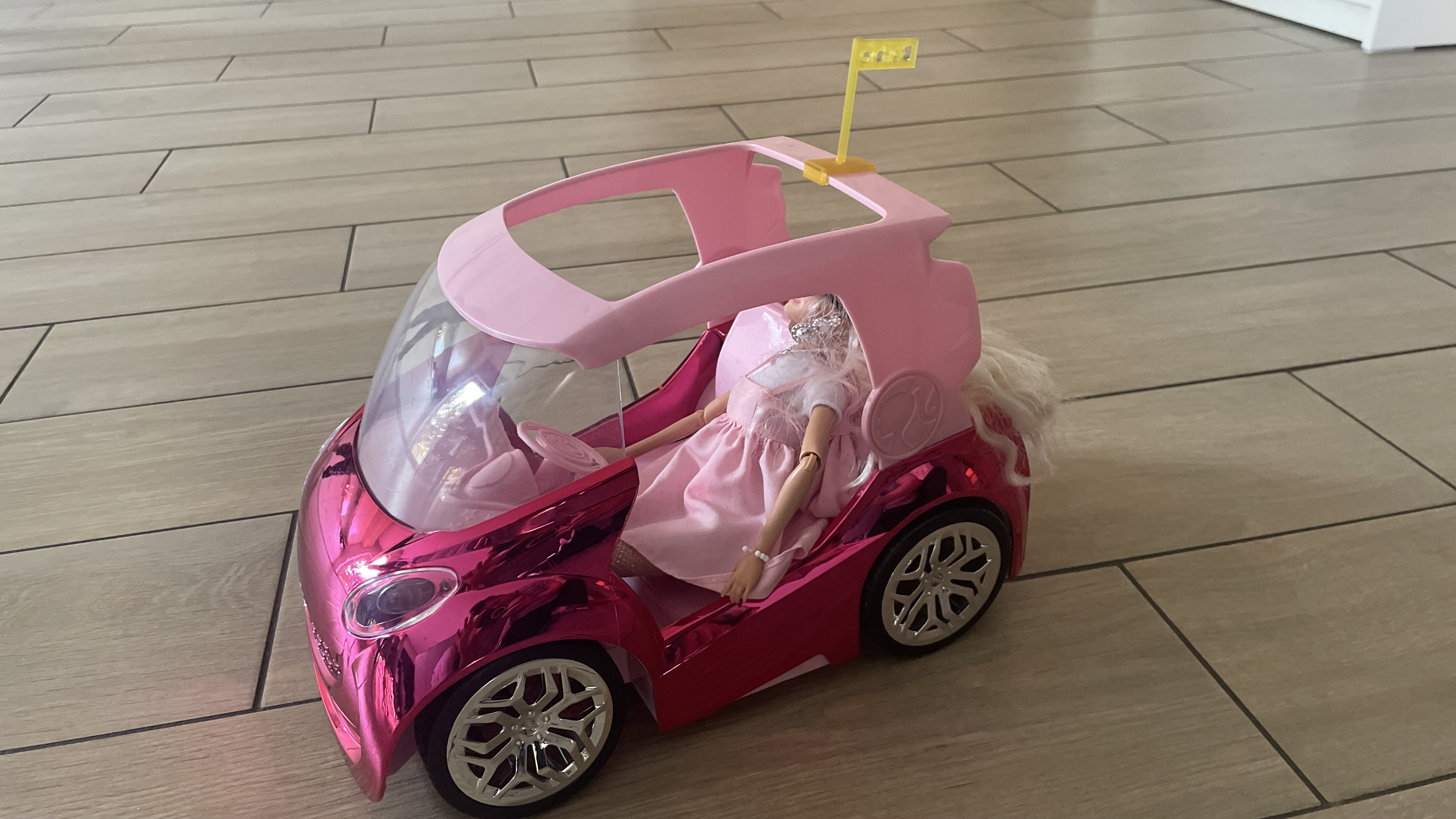 Barbie Smart RC Car ID Flag – No-Tool Identification Marker