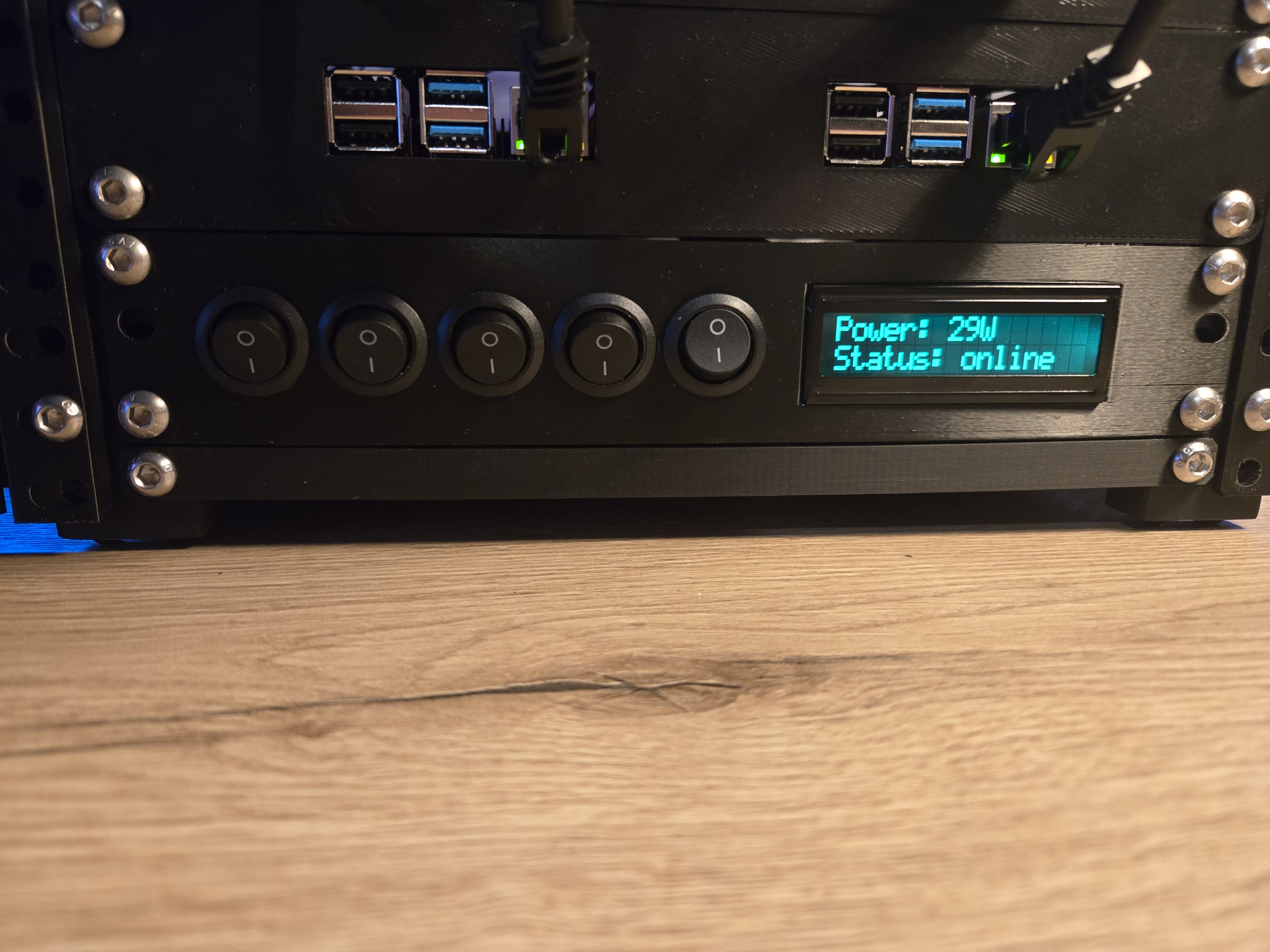 Power tray for 10 inch rack