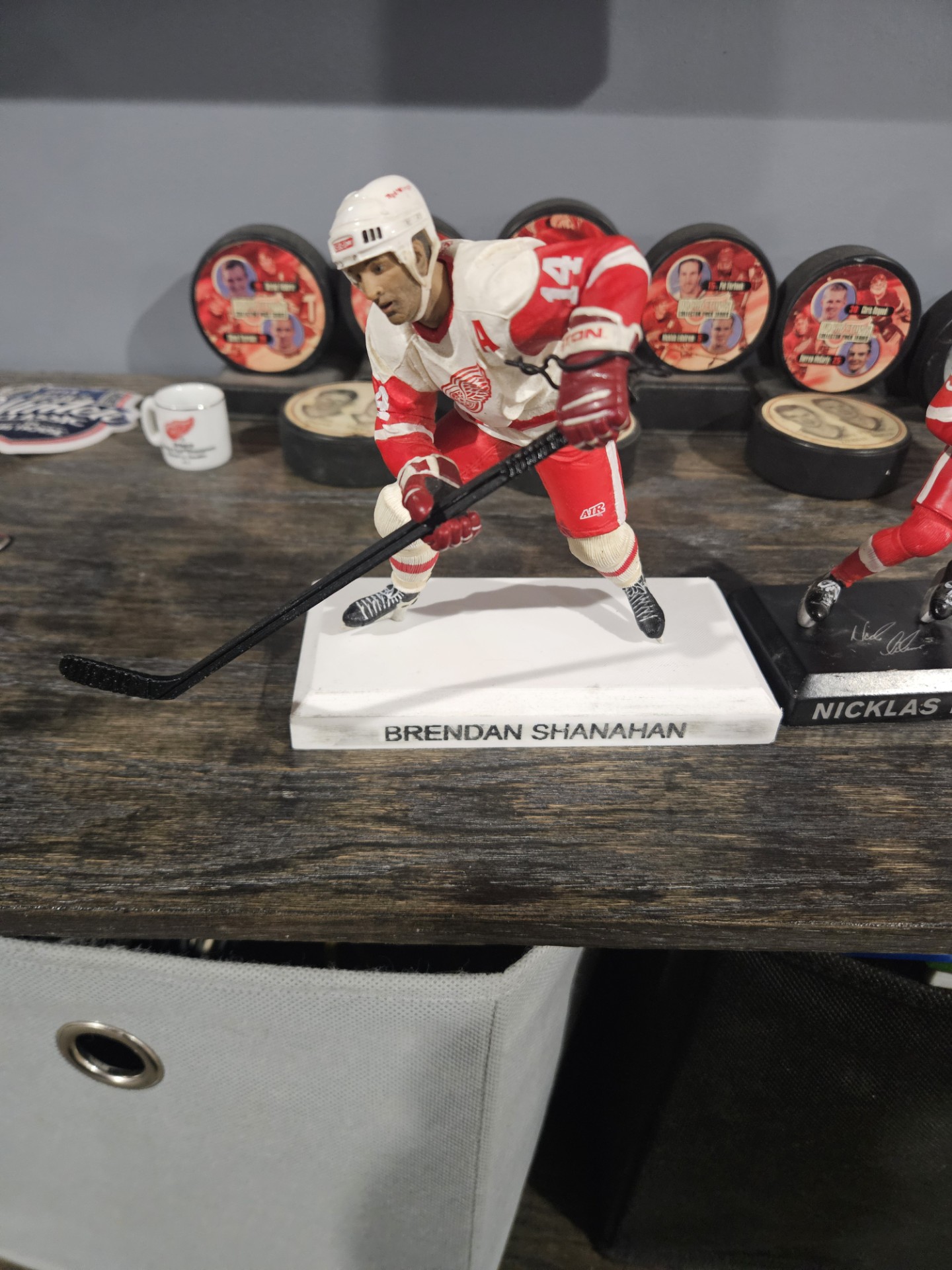 Hockey figure base
