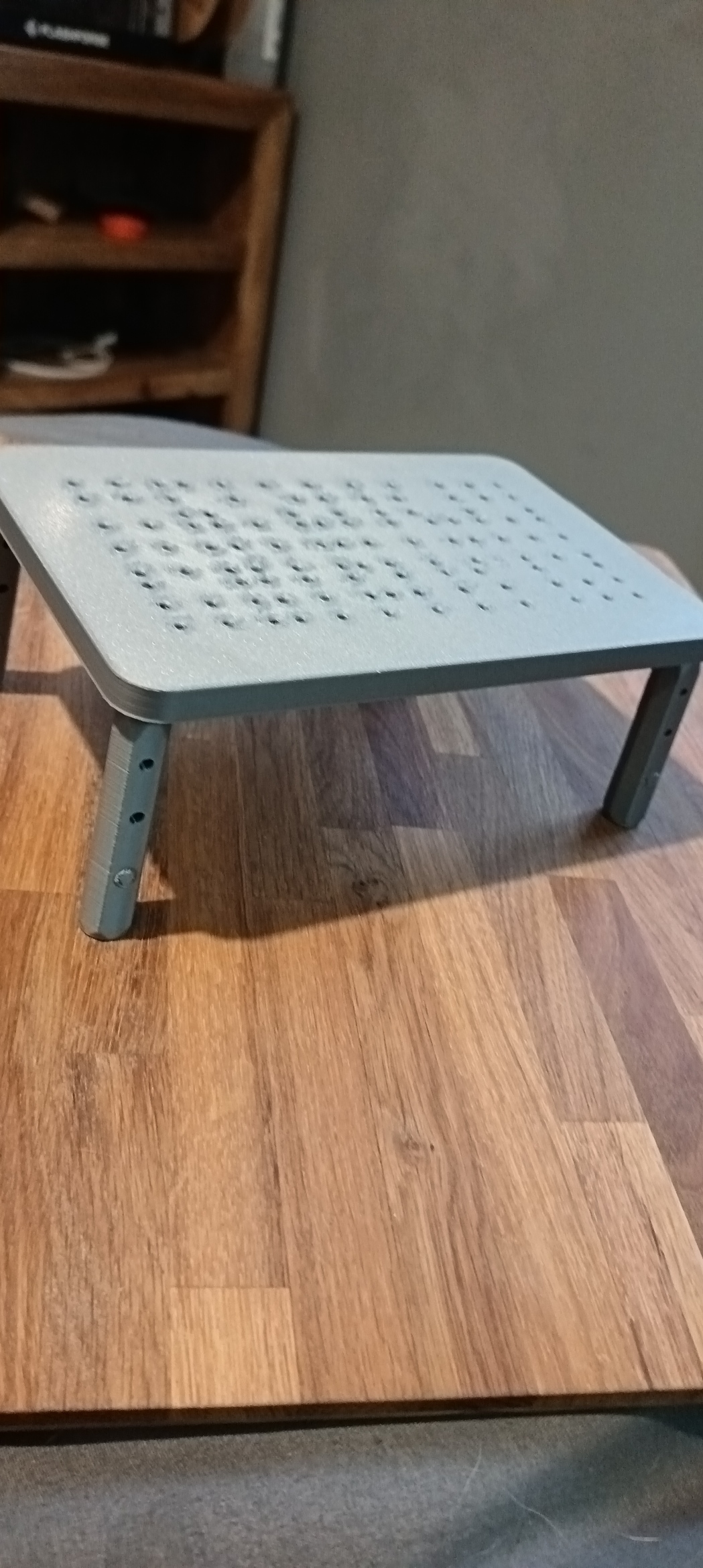 monitor riser (print in place)