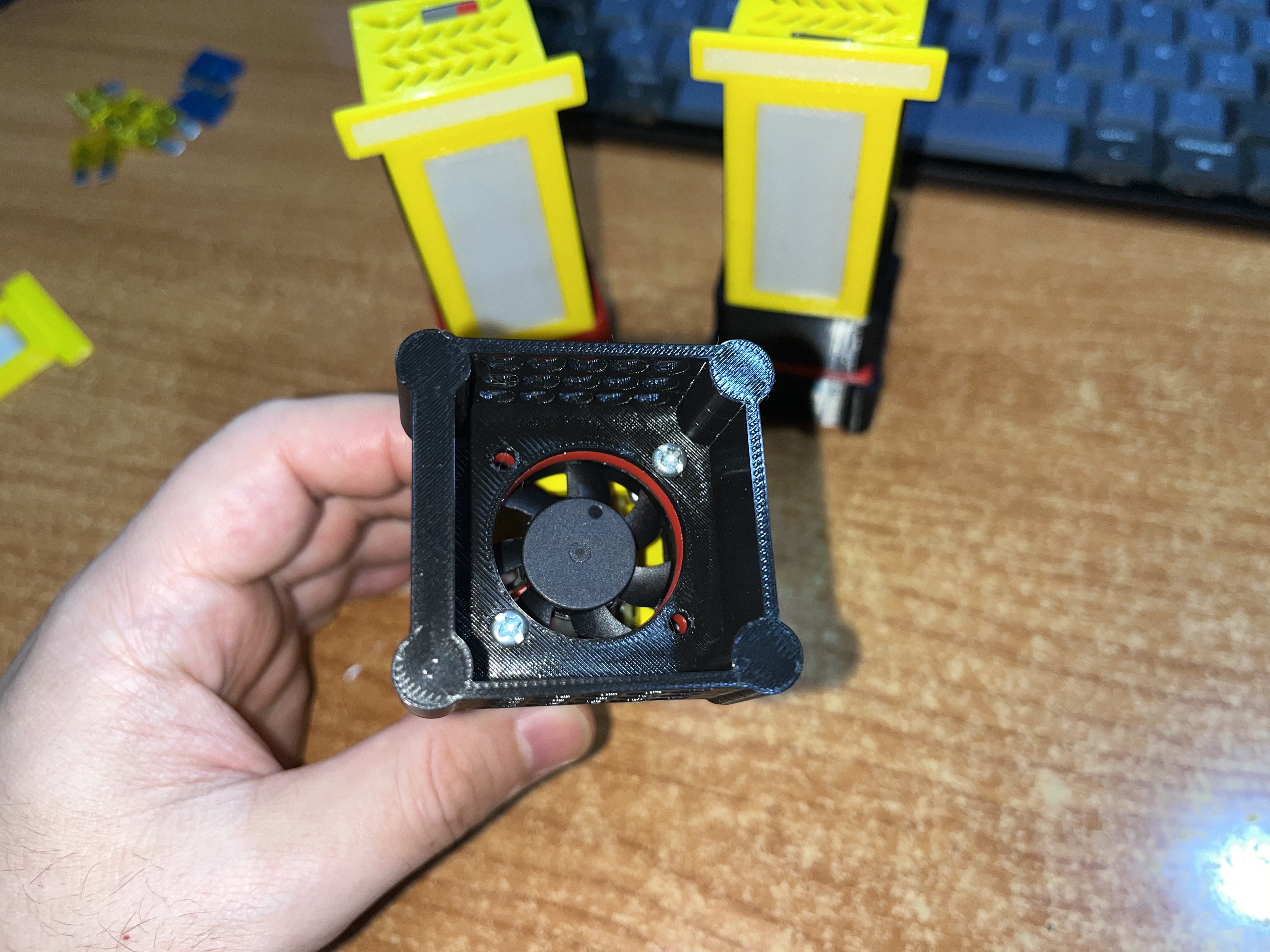Raspberry Pi Zero 2 vertical box with Fan — miniatura 4