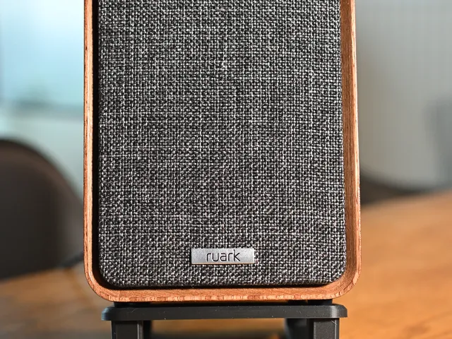 Ruark MR1 Mk3 – 13° Angled Desktop Stands