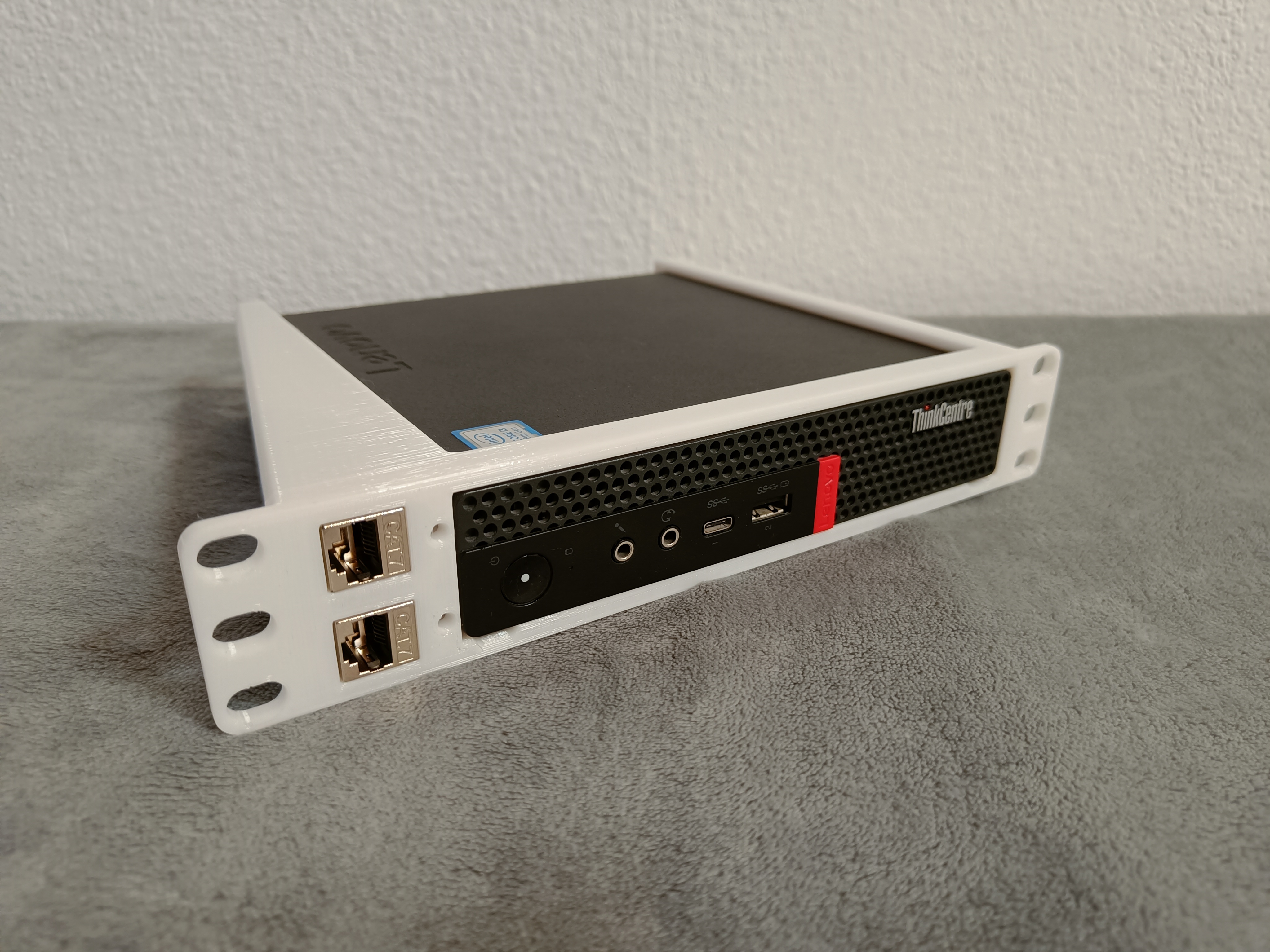Lenovo ThinkCentre M720q 10" (vertical) Rack Mount - with two Keystone Sockets
