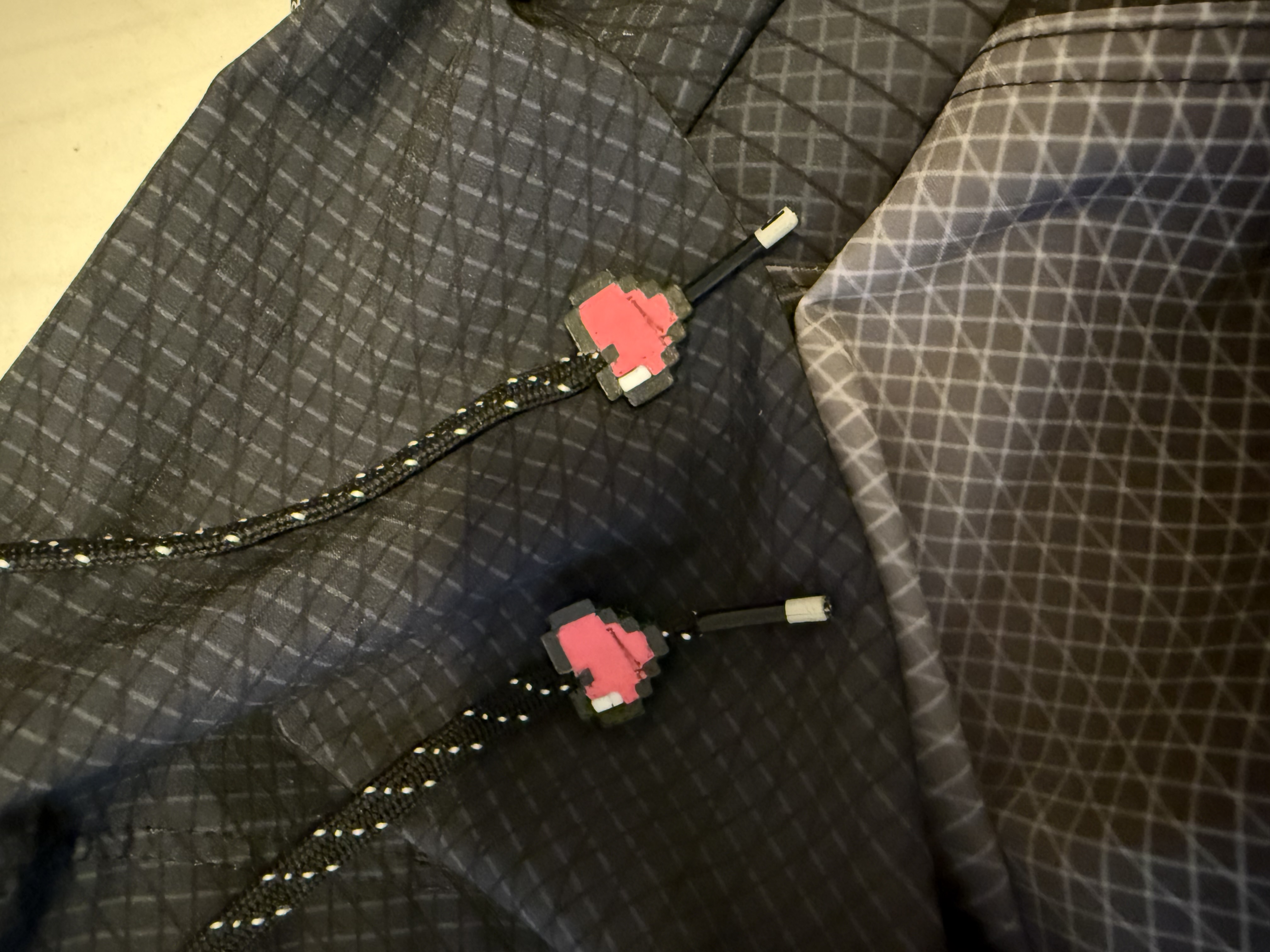 8 bit heart beads