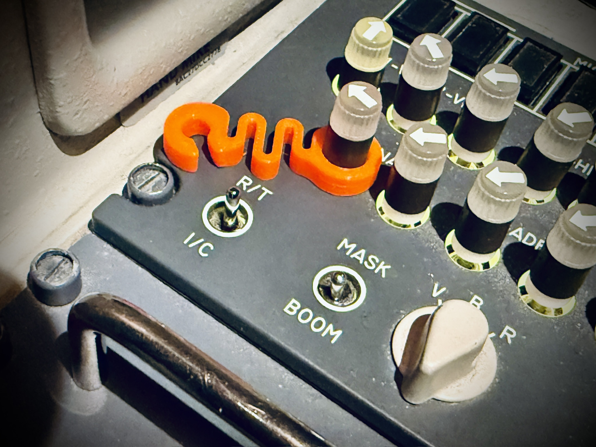 Boeing 737 Hotmic Intercom Switch — miniatura 3