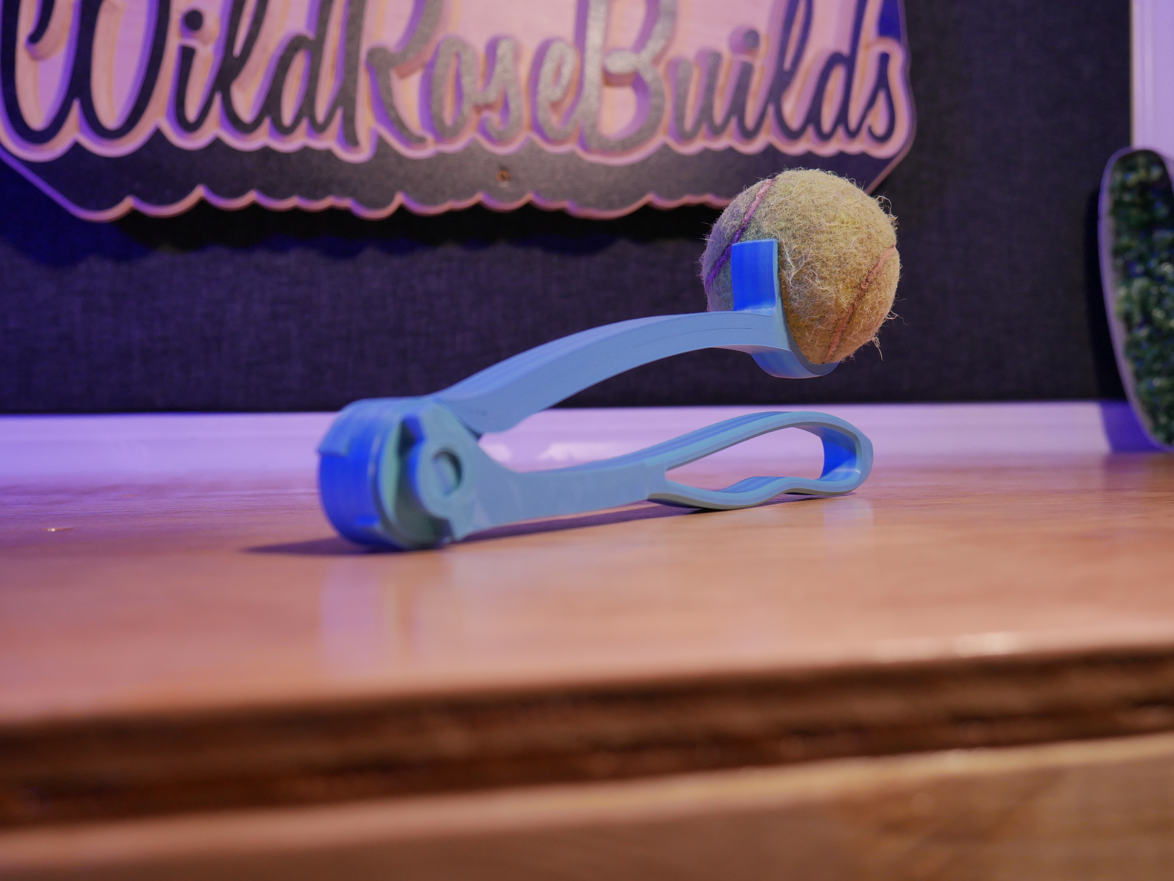 Folding Tennis ball thrower