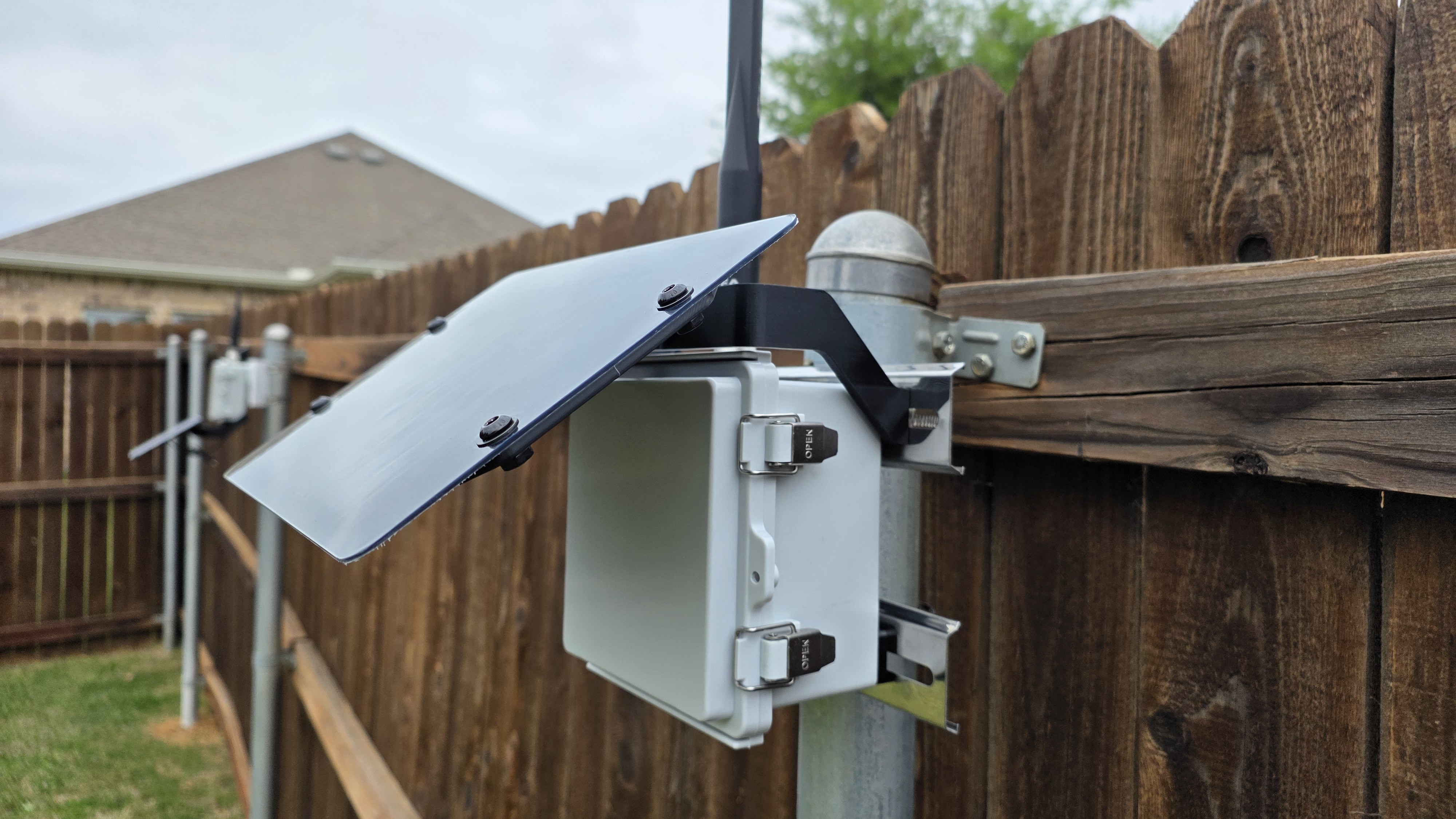 Solar Panel Bracket & Enclosure Mount - Meshtastic / MeshCore