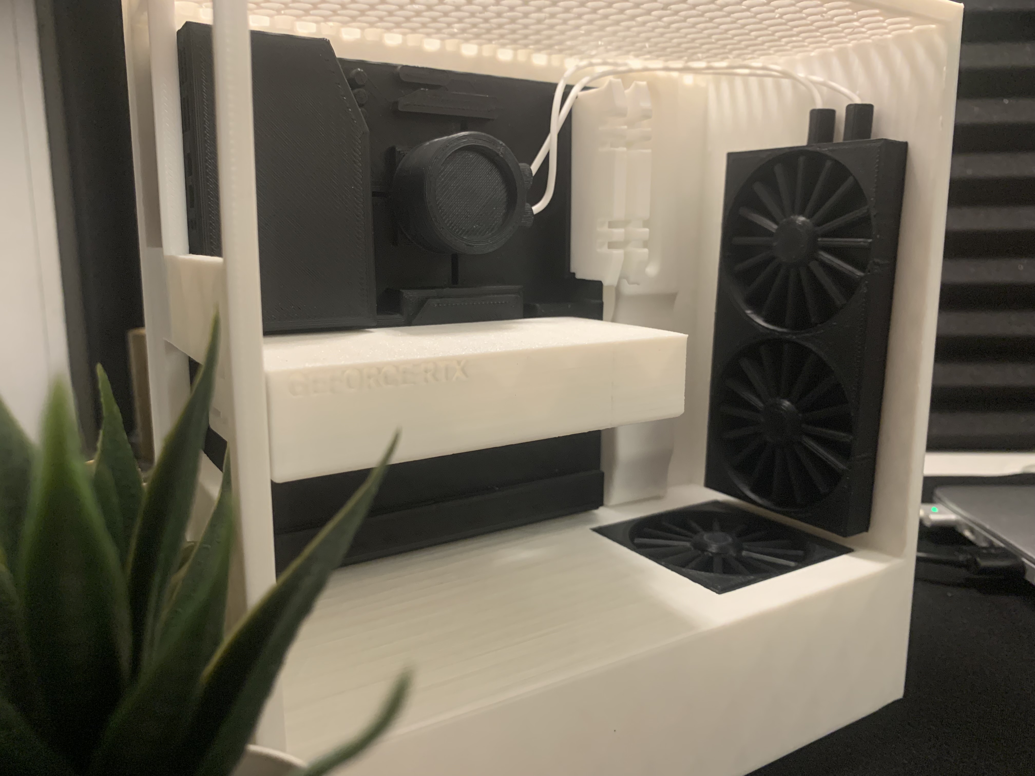 NZXT Mini Custom PC — miniatura 3