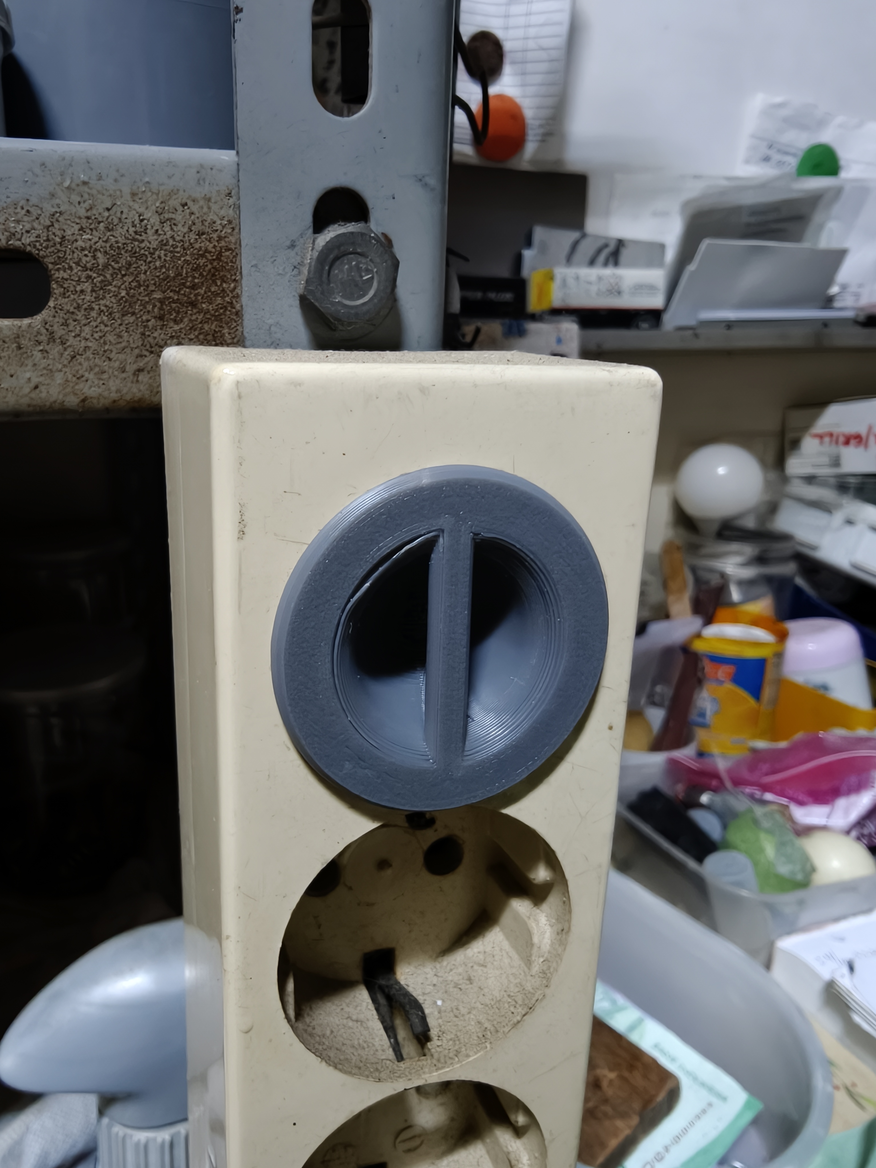 Miniatura 2 do modelo 3D EU Socket Cover with Handle