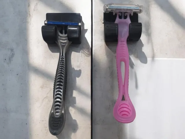Razorblade holder