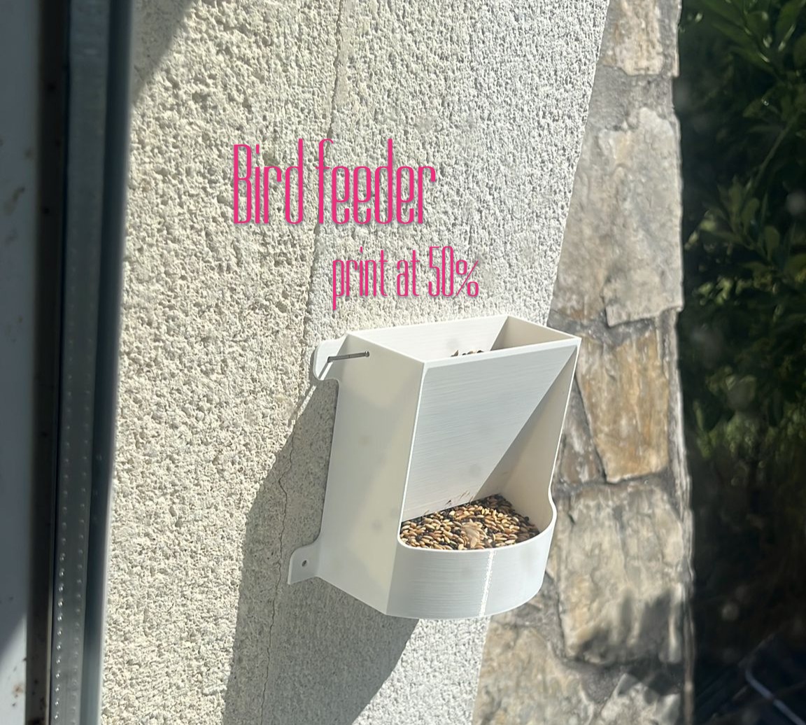 Big chicken feeder / Comedero para gallinas grande