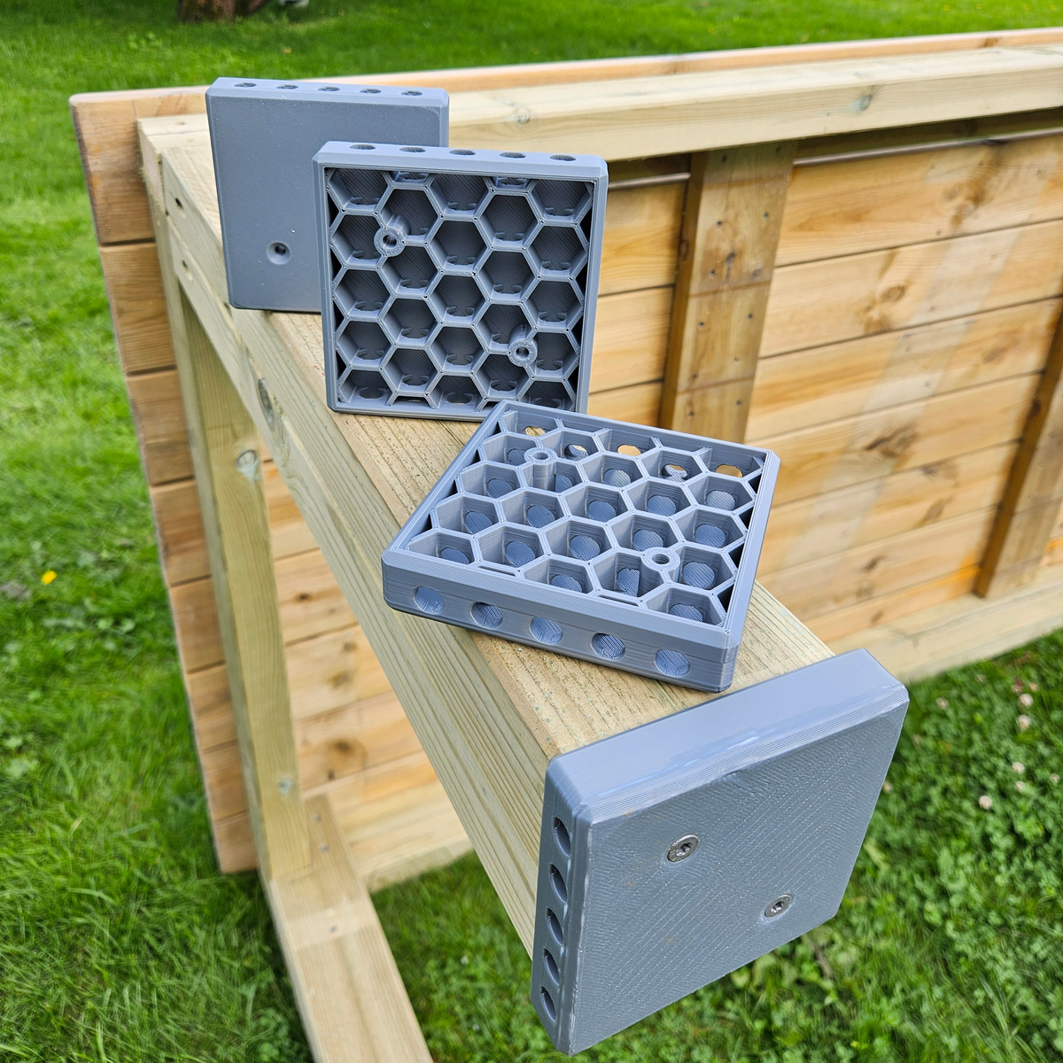 Standard size "draining" protective feet for outdoor furnitures