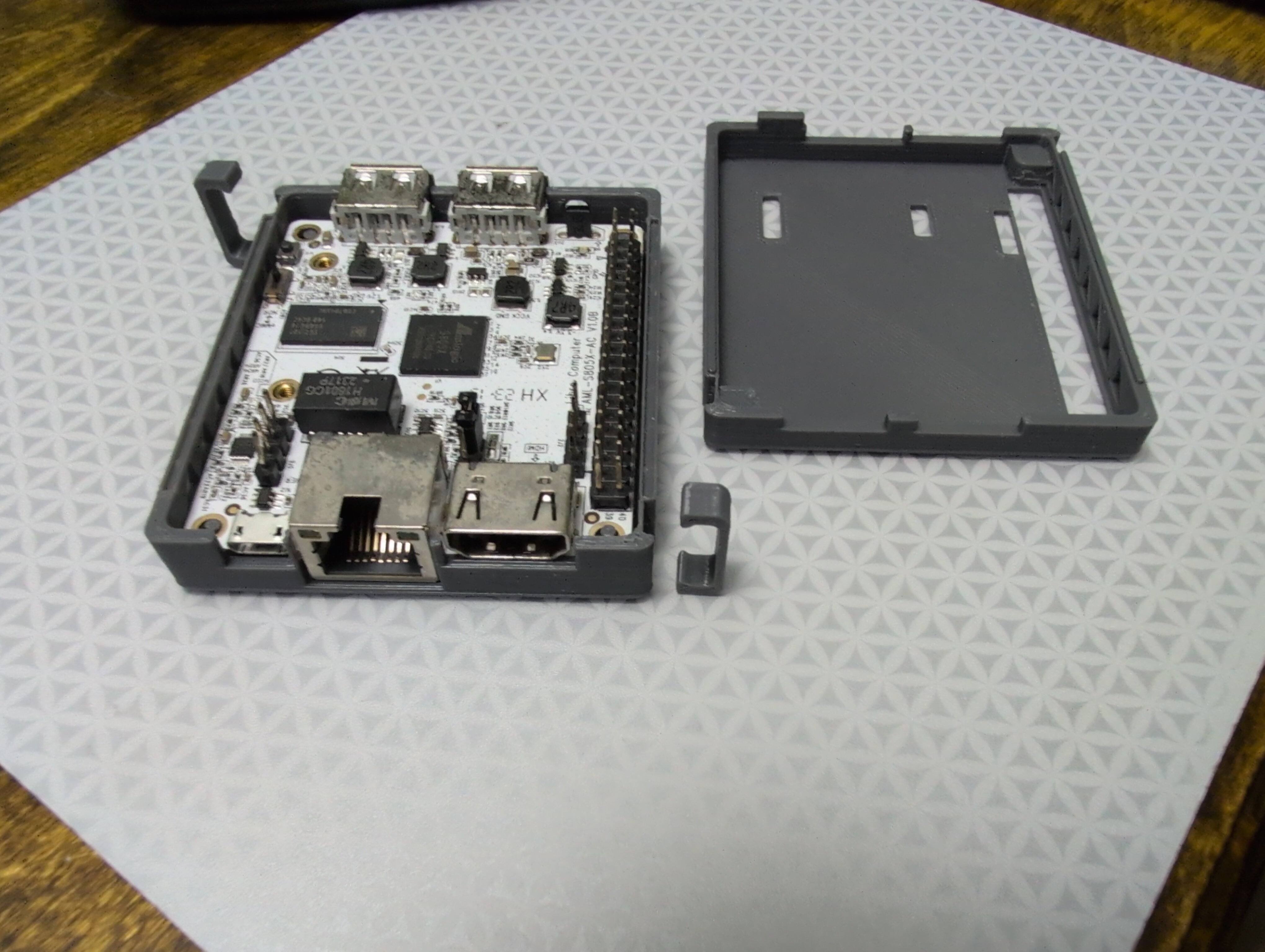 La Frite case (Libre Computers aml-s805x-ac) No Screws!