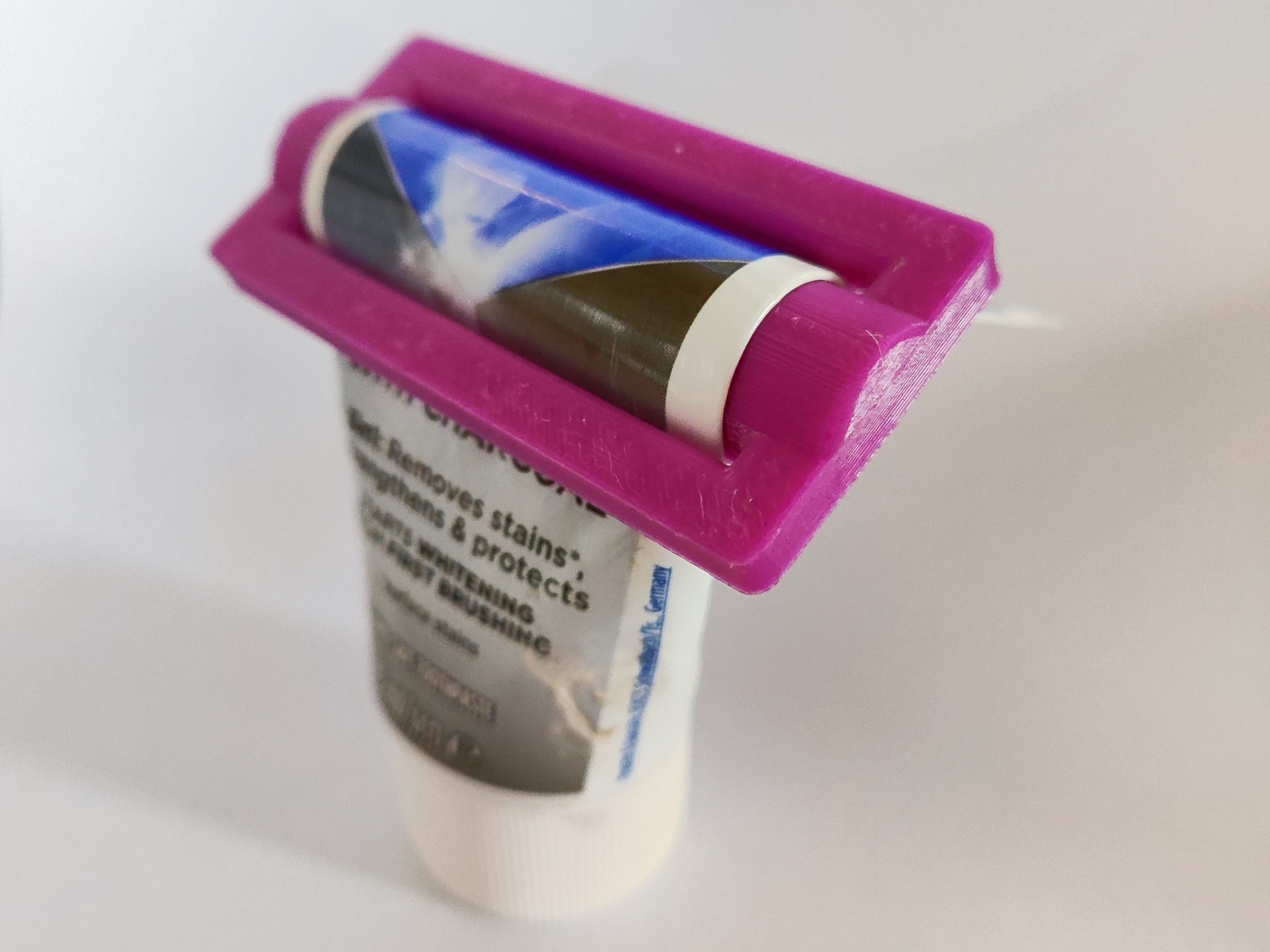 Rolling Toothpaste Squeezer | Tube Winder