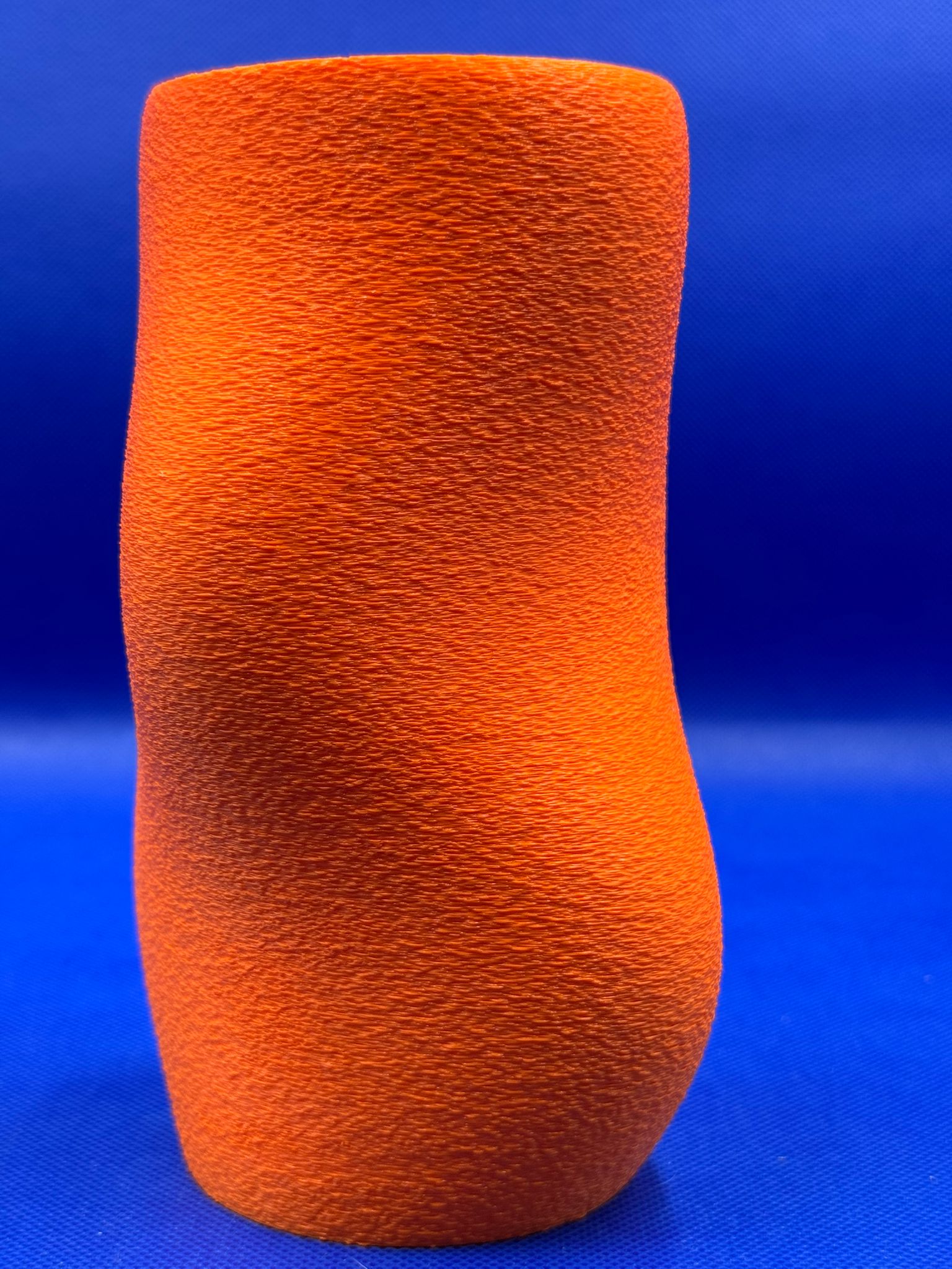 Organic Spline Vase - Elegant Wavy Design