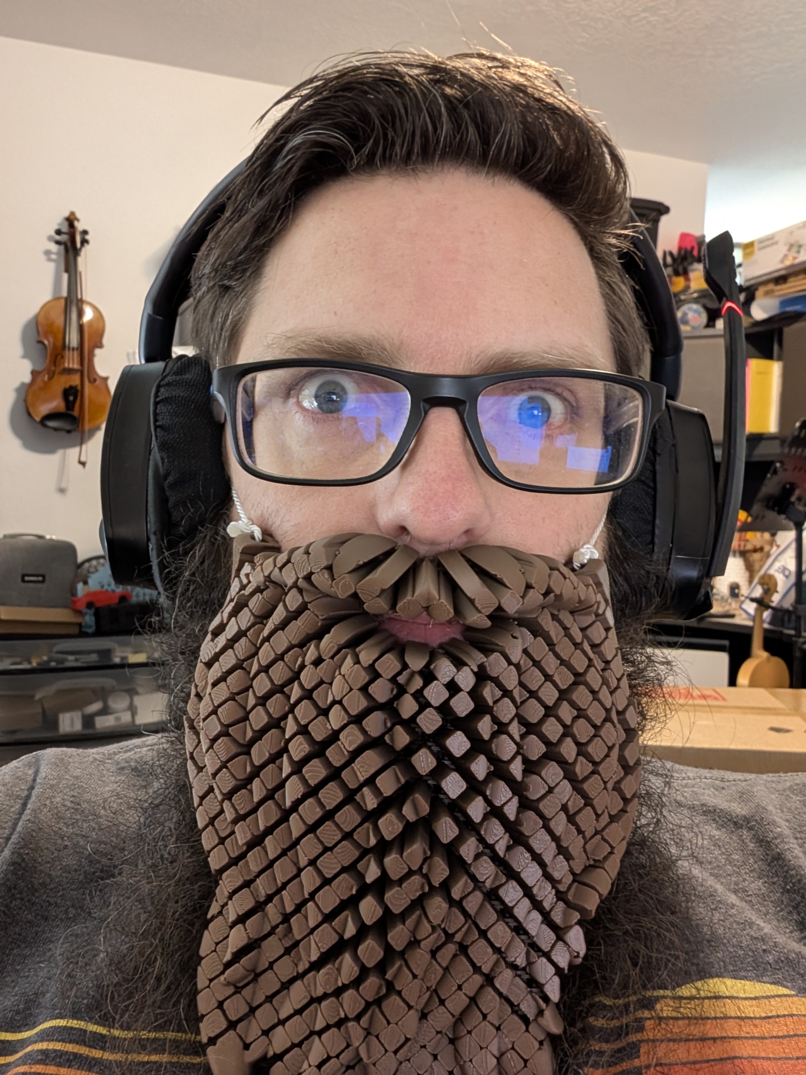 Floppy Beard - An articulating beard you can wear! — miniatura 4