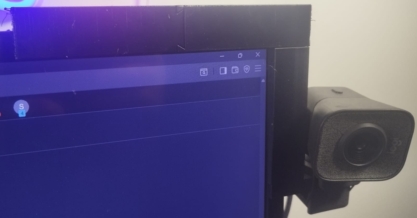 Logitech StreamCam monitor mounting bracket