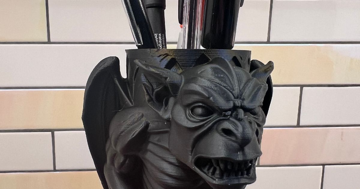 Gargoyle pen pot by baxterchris142 | Download free STL model ...