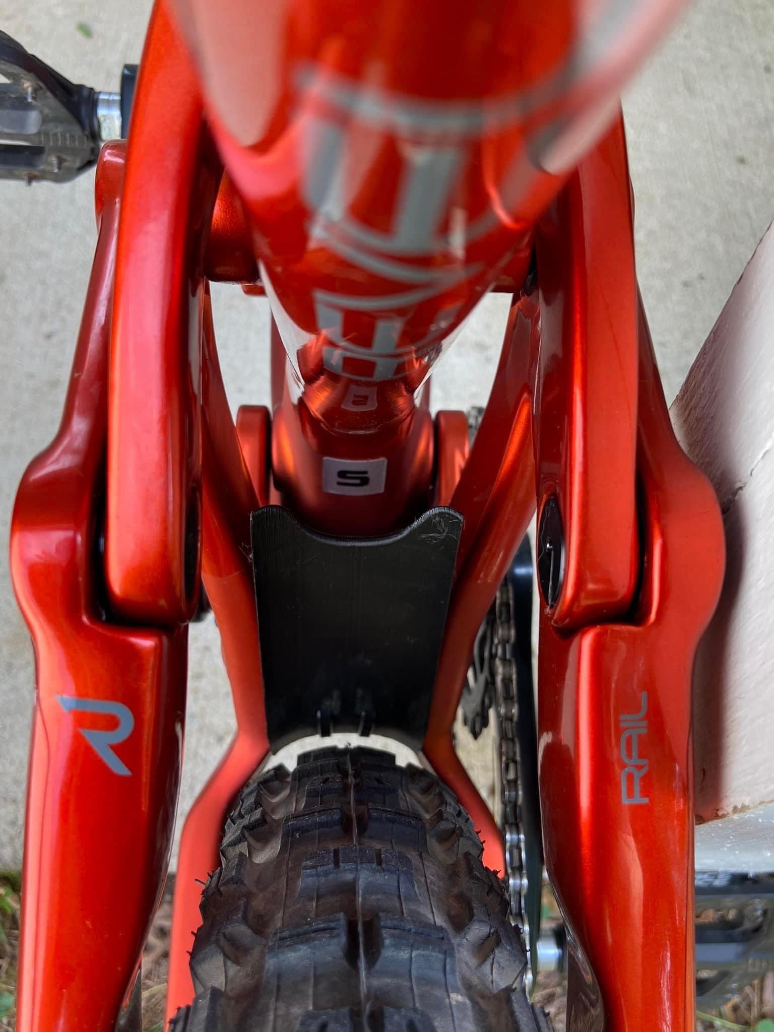 Rail27.5 Lower Linkage Mudguard