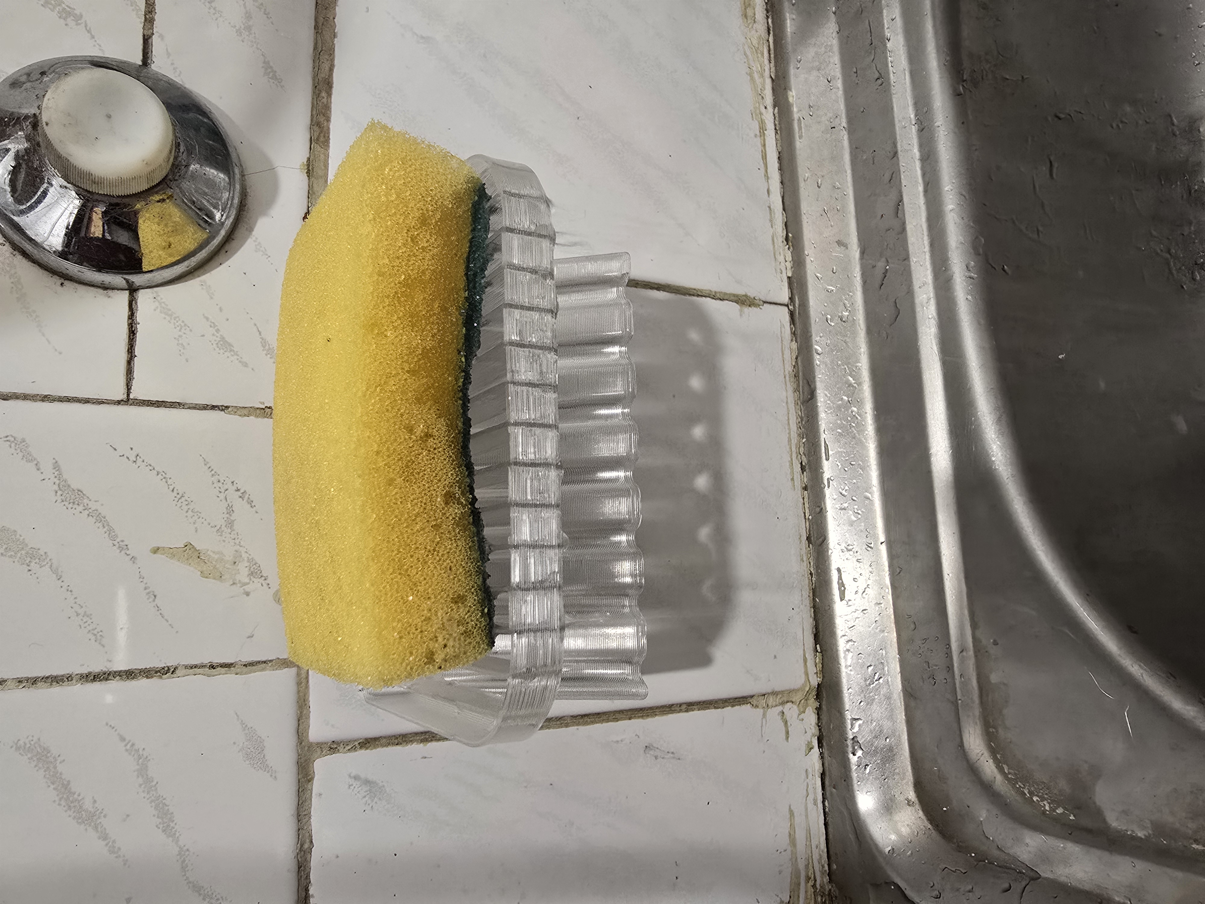 Draining kitchen sticky sponge holder