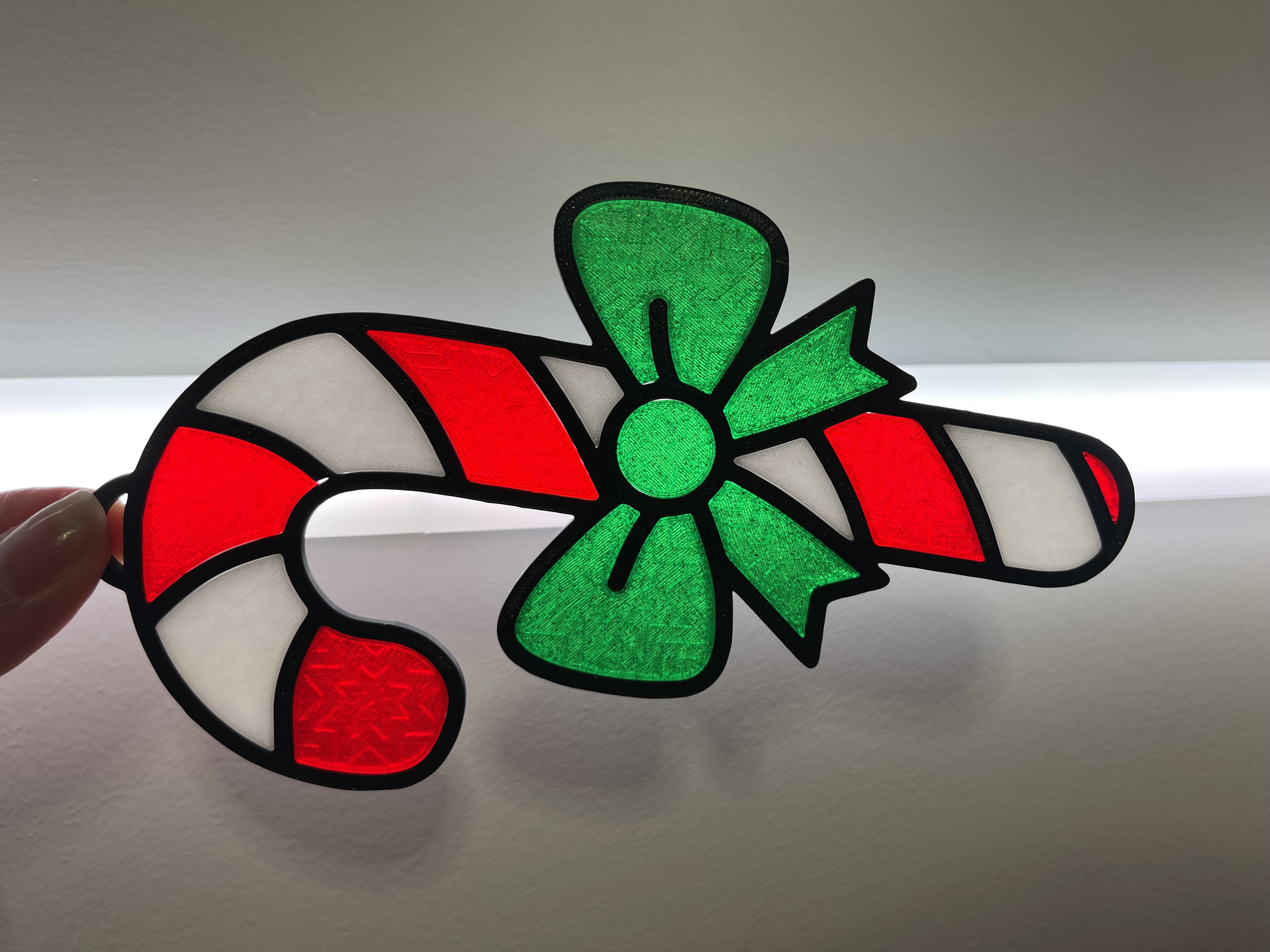 Candy Cane Bow Suncatcher – Snap-Fit Stained Glass