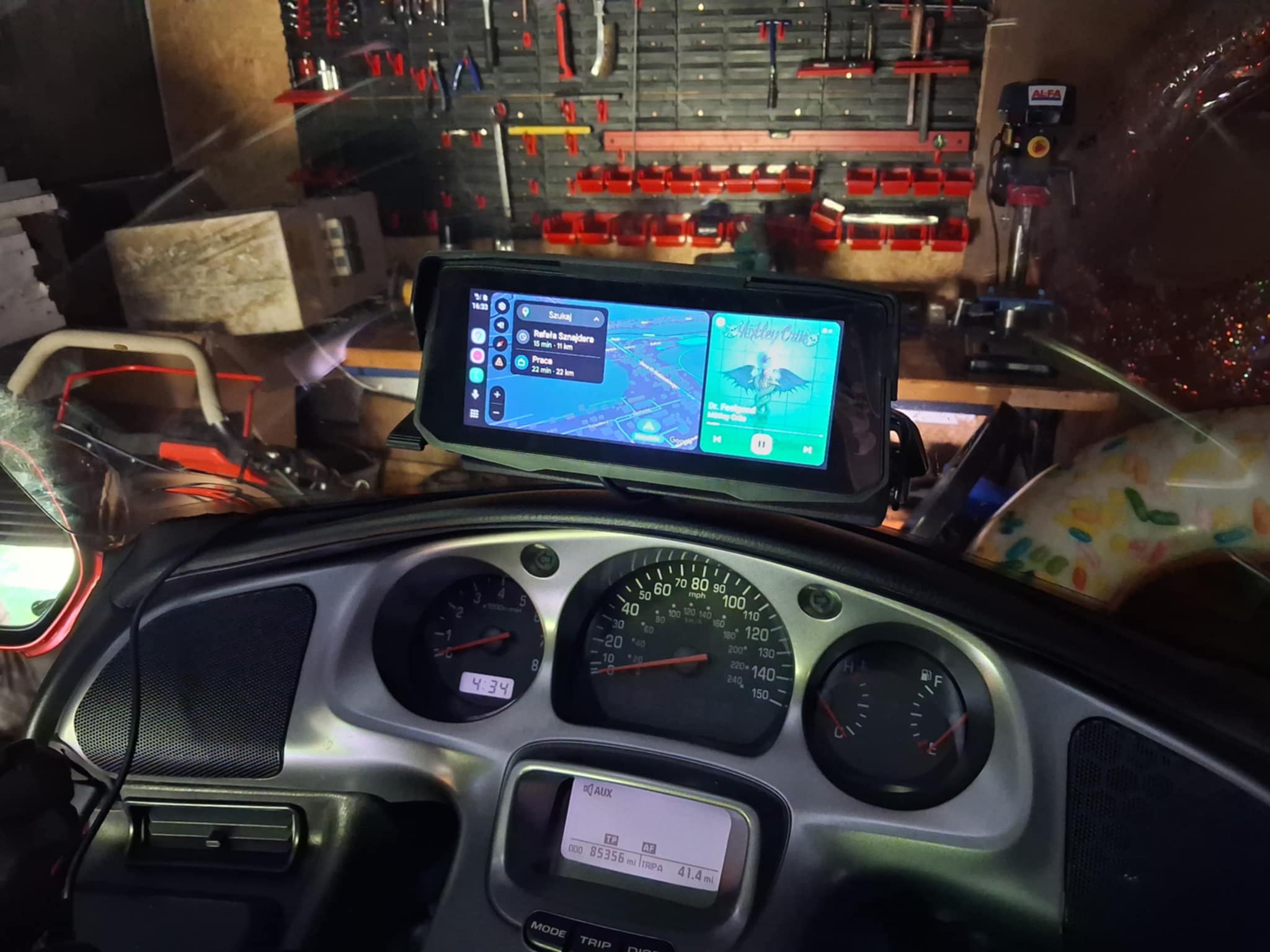 Honda Goldwing GPS Android Auto holder for the windshield
