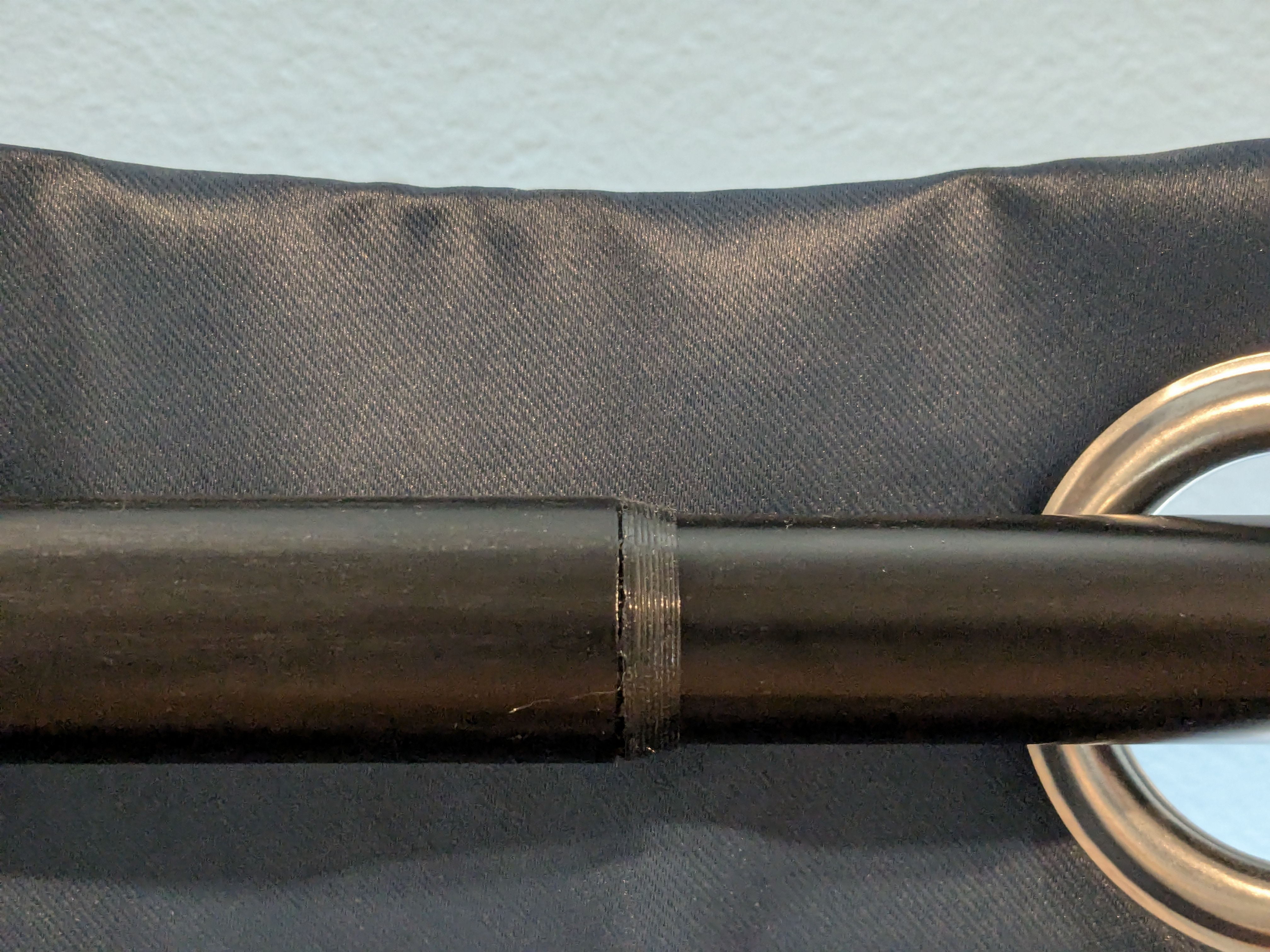 Gradual curtain rod splice