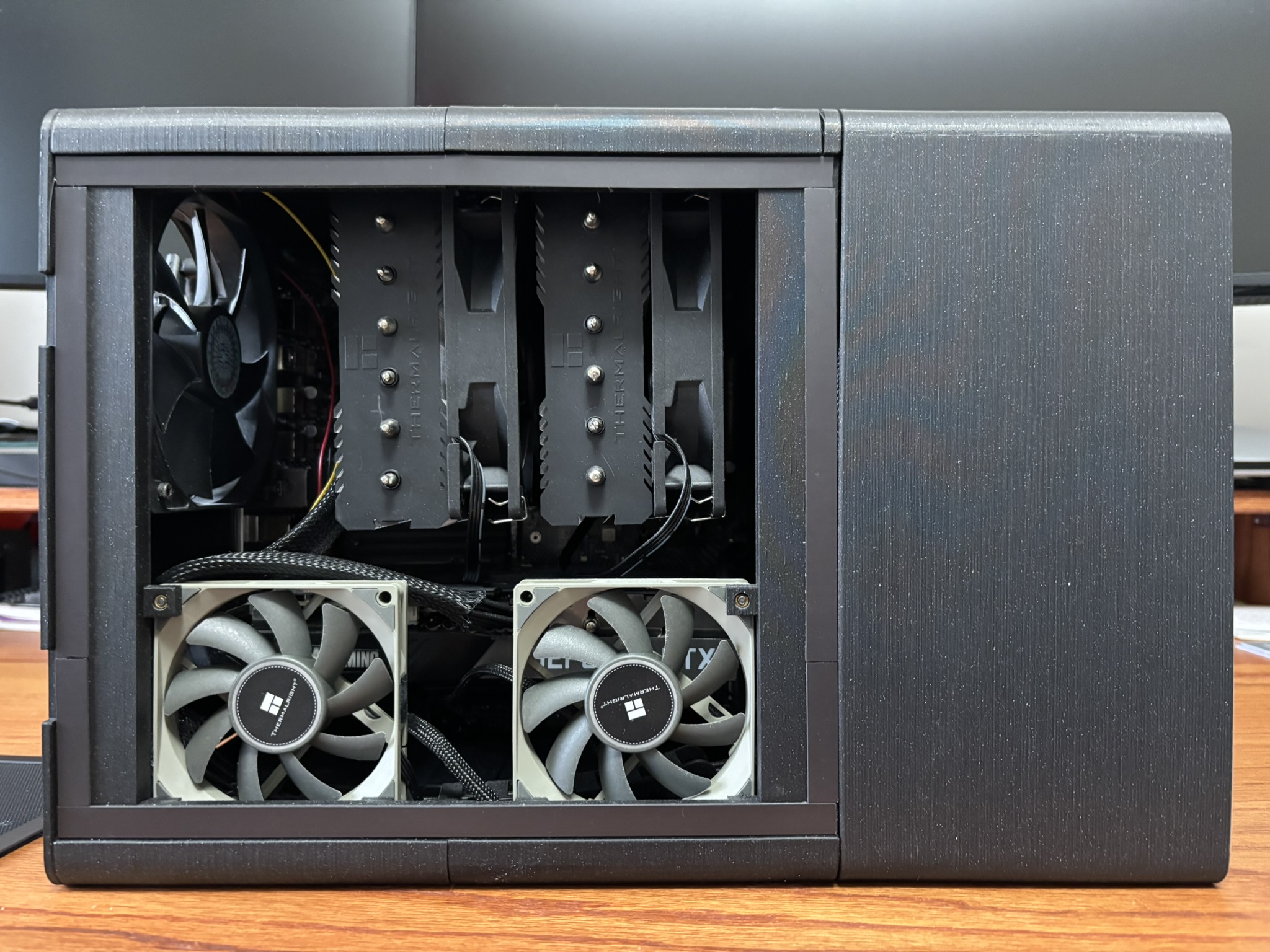 Miniatura 6 do modelo 3D Compact mATX Computer Case (20.6 Liter)