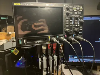 Rigol DHO800/900 VESA mount spacer with integrated probe holder