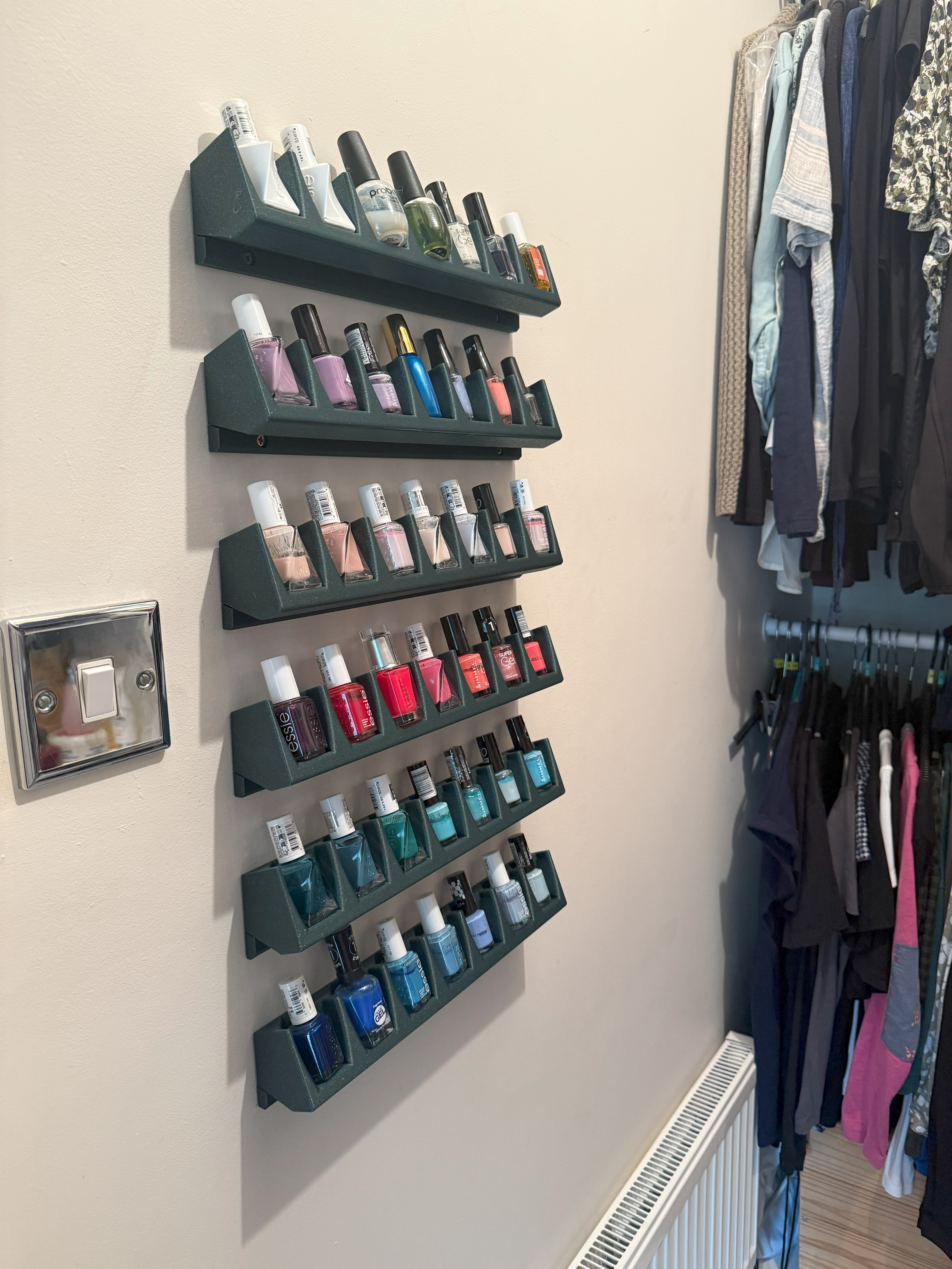 Wall Mountable Nail Varnish / Polish Rack