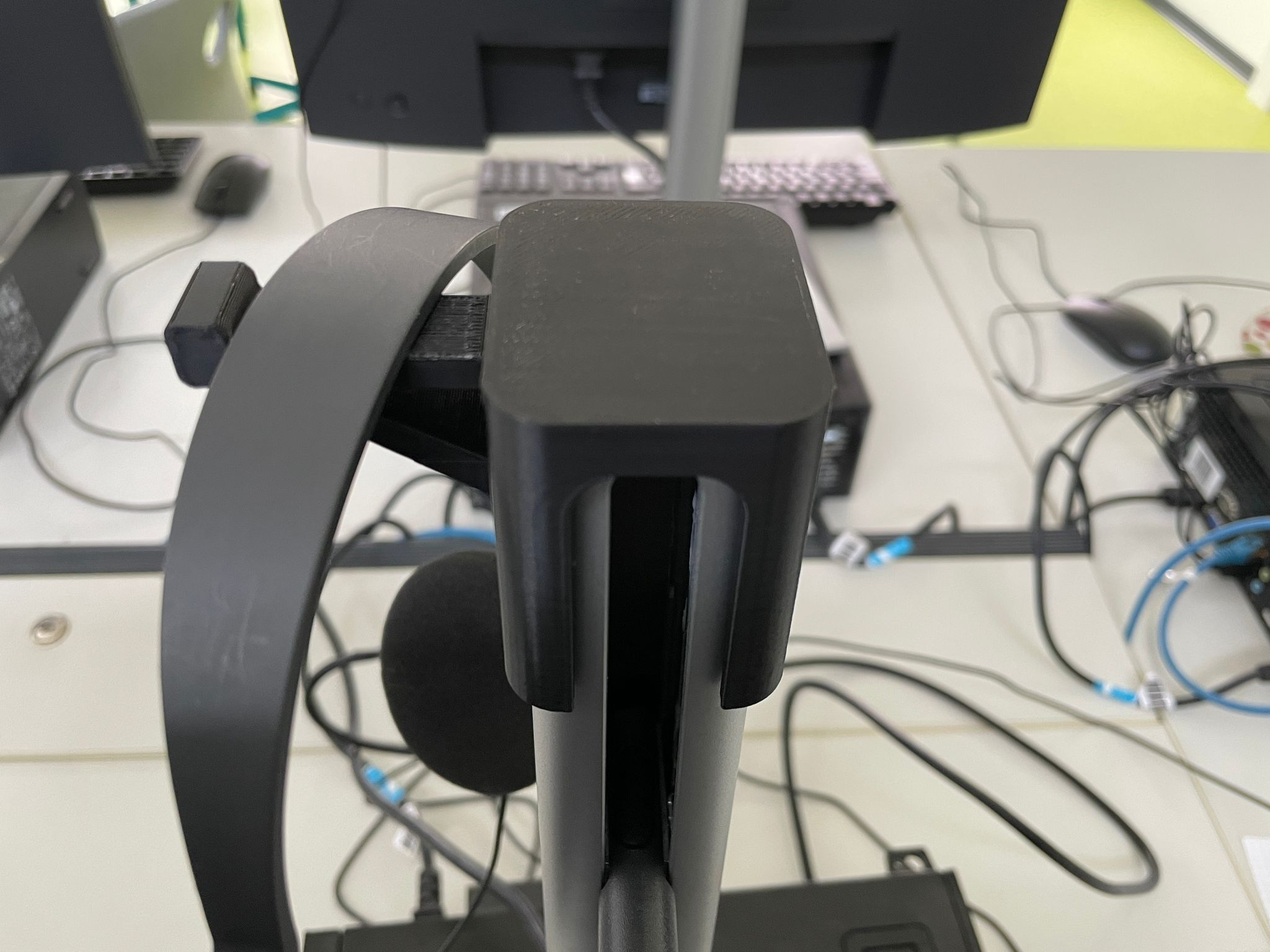Headphone holder for Dell P2423DE Monitor