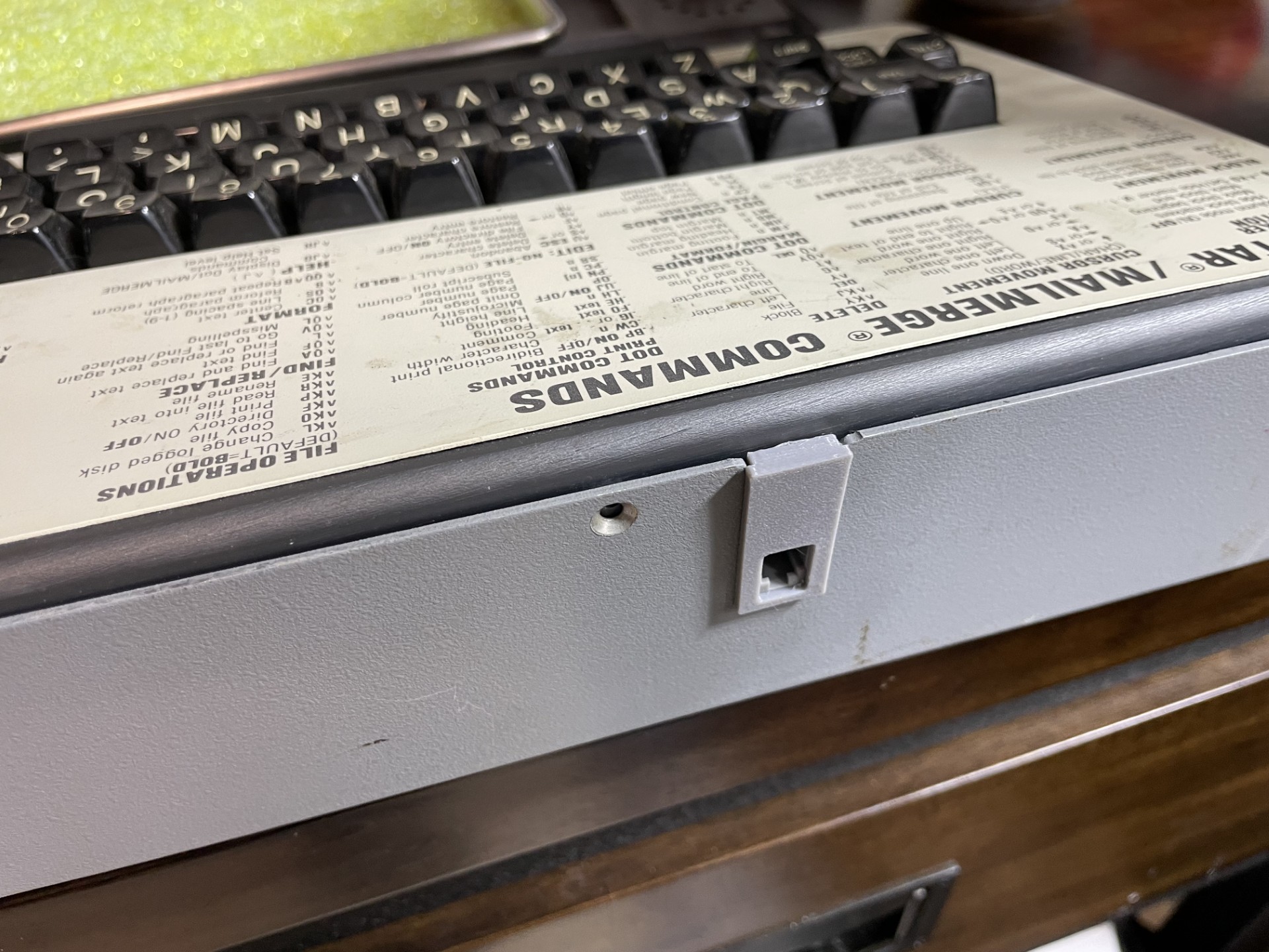 Kaypro Keyboard Cable connector