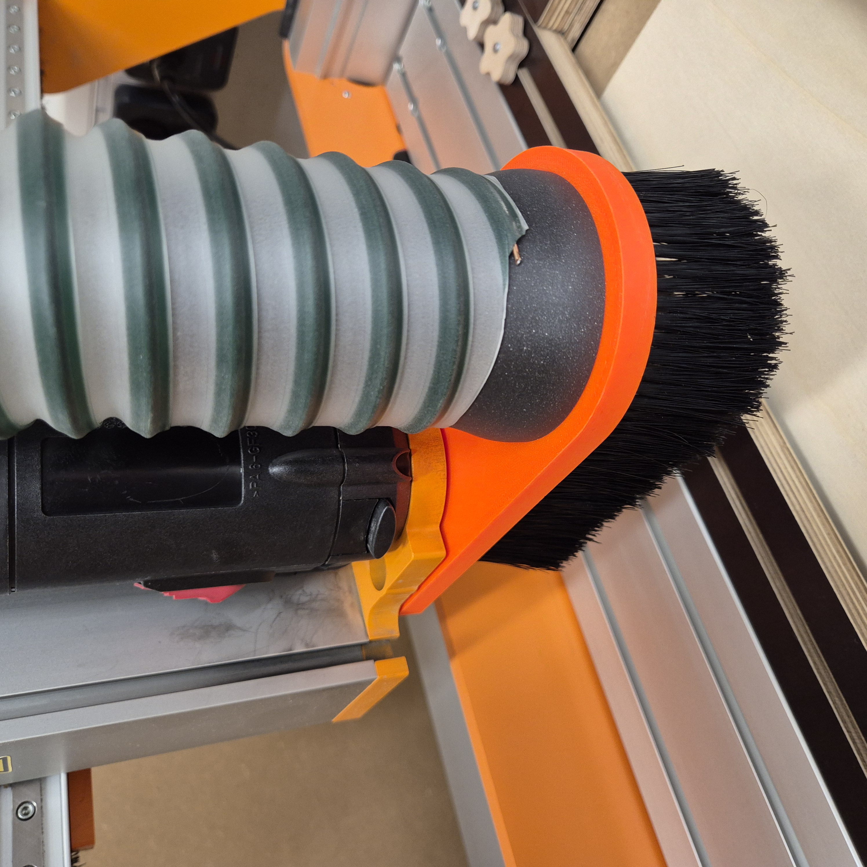 Stepcraft M-series dust shoe for Record Power dust extration hose