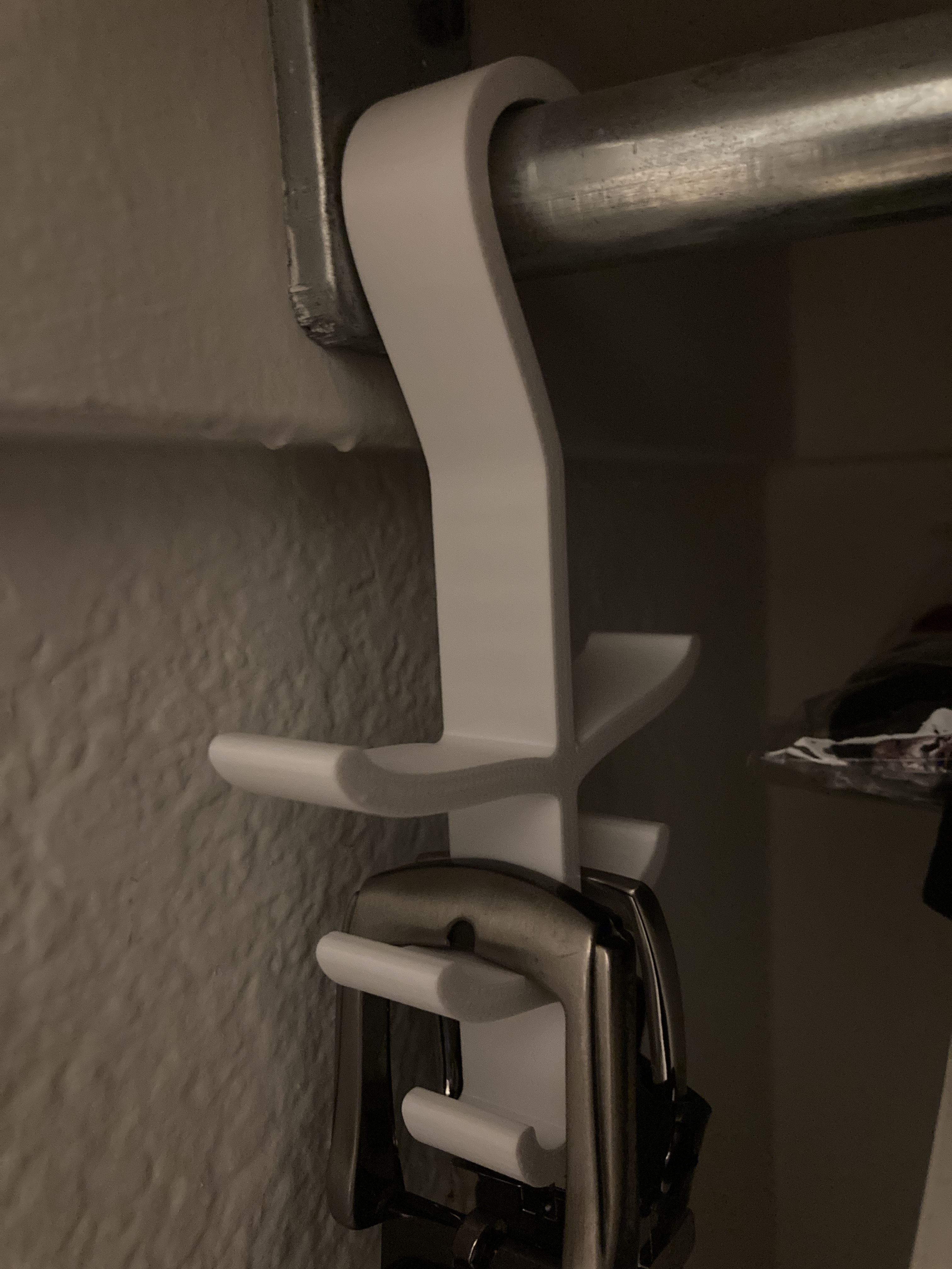 Smaller Simple Belt Hanger (no supports)