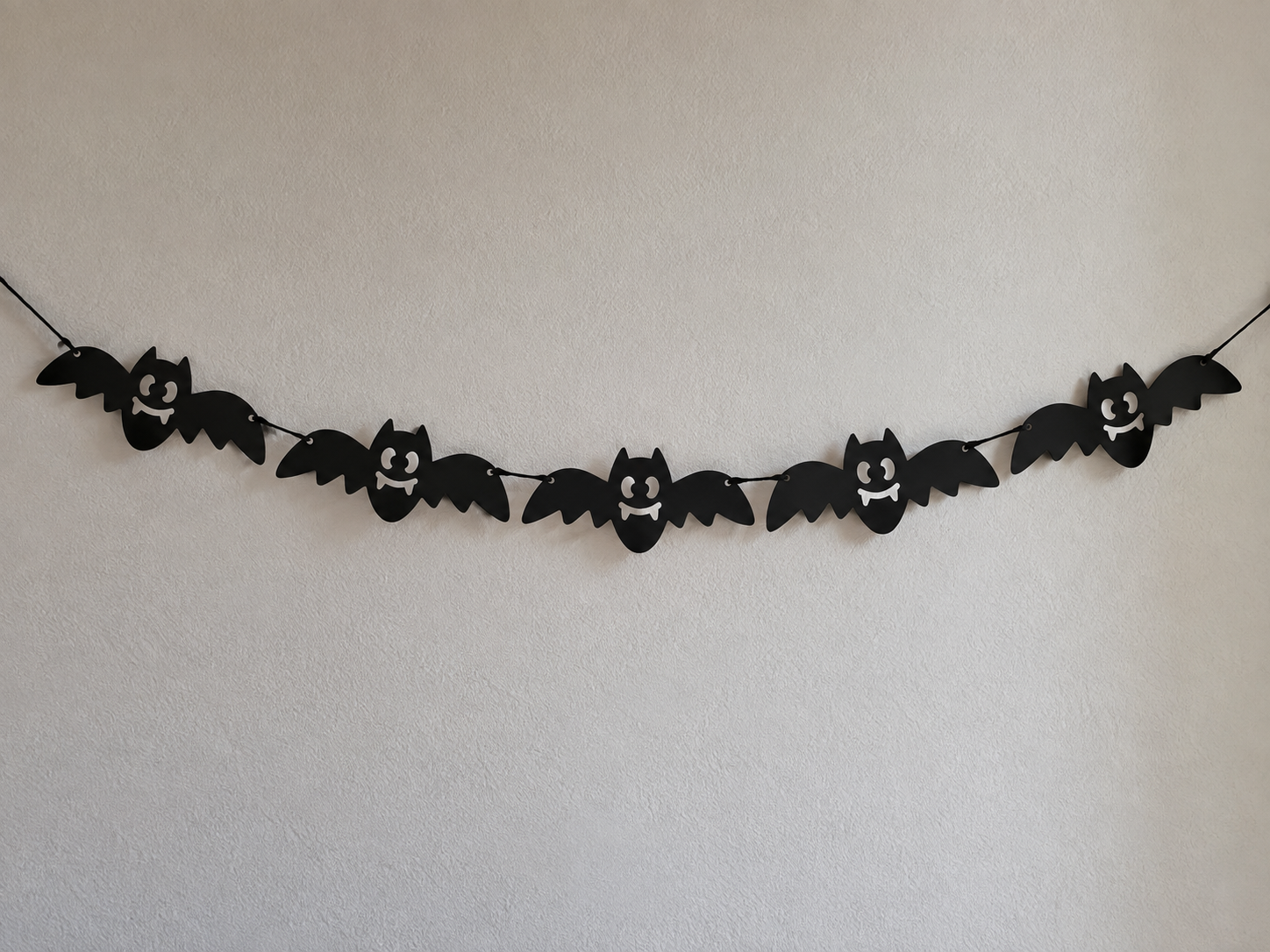 Halloween, Bat garland