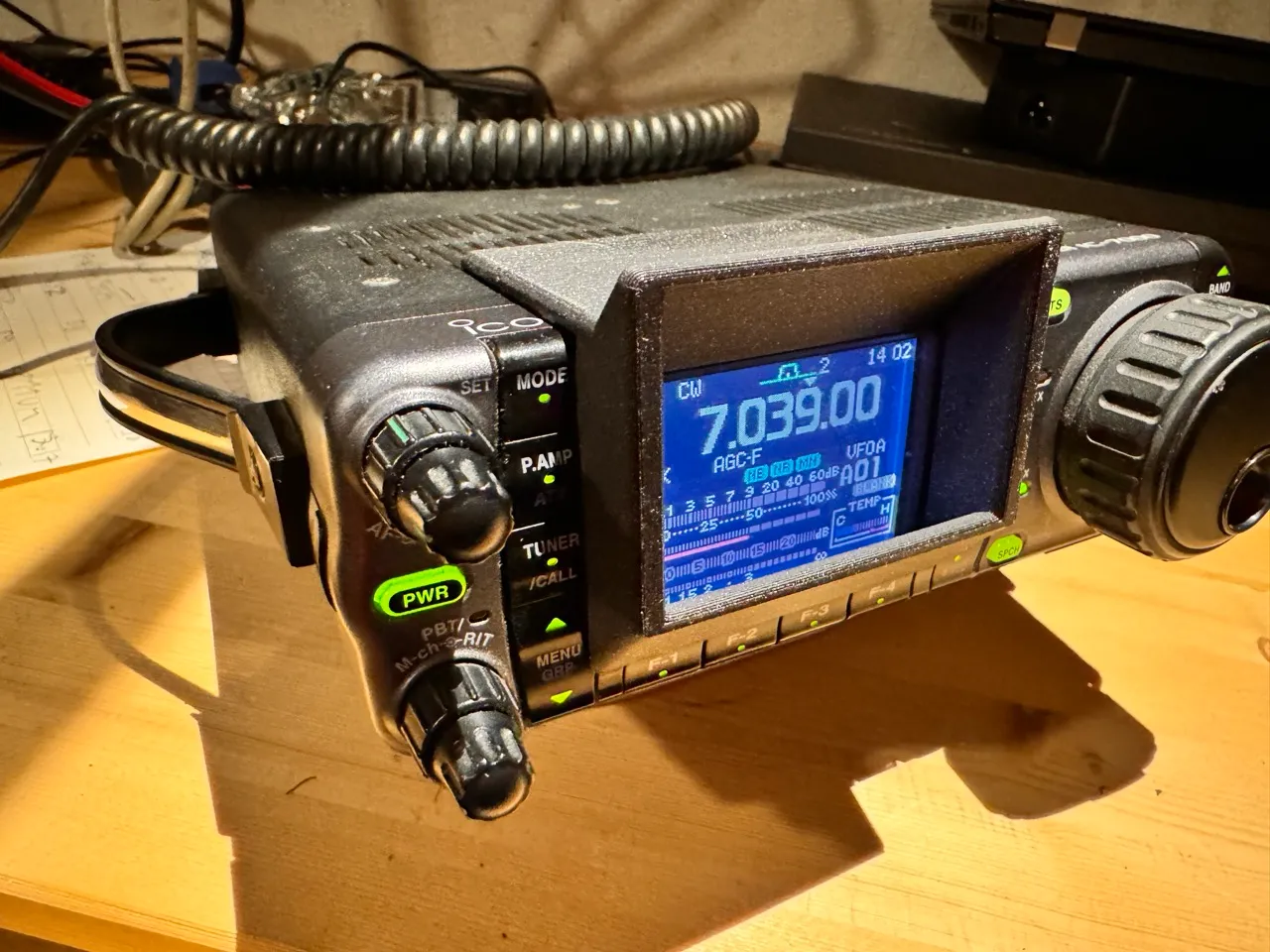 Icom IC-7000 display viewfinder / shade by Jouni | Download free