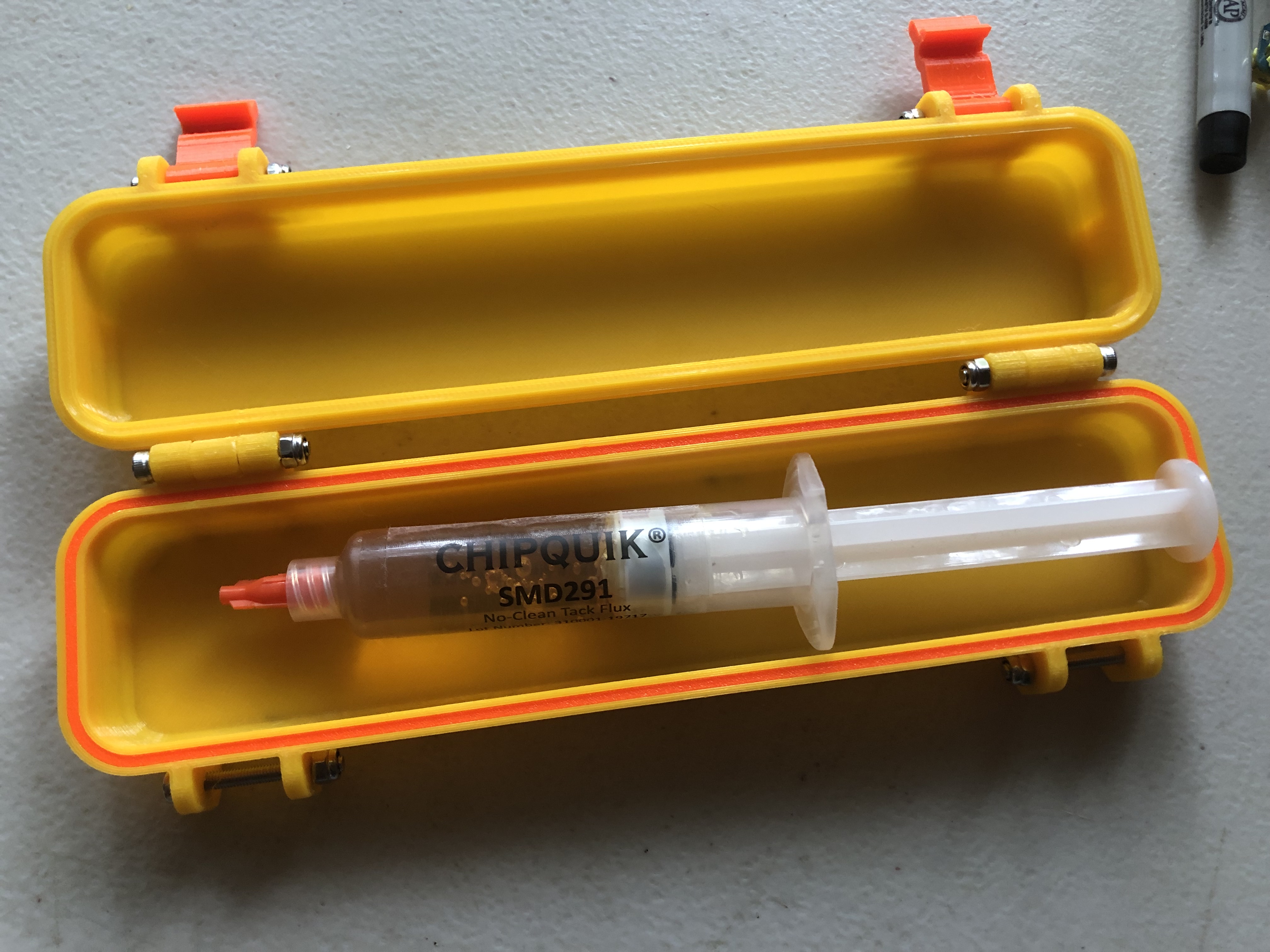 Narrow case for 10g soldering flux syringe