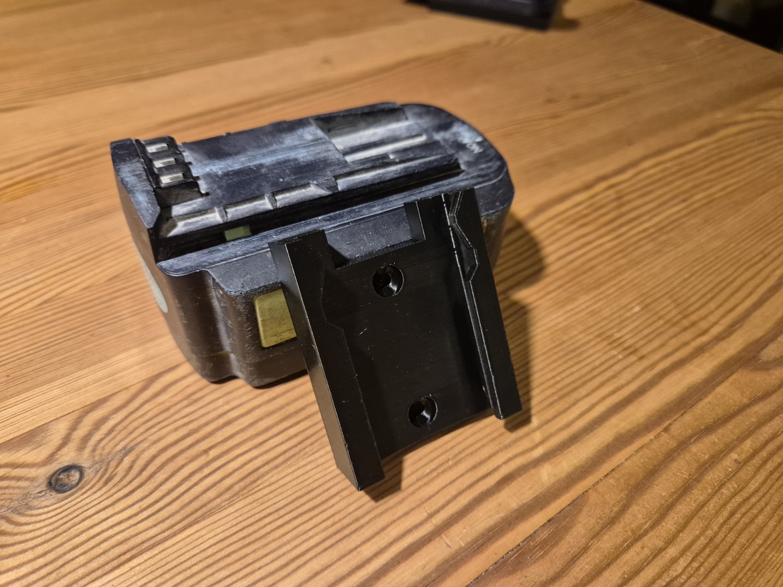 Festool battery mount