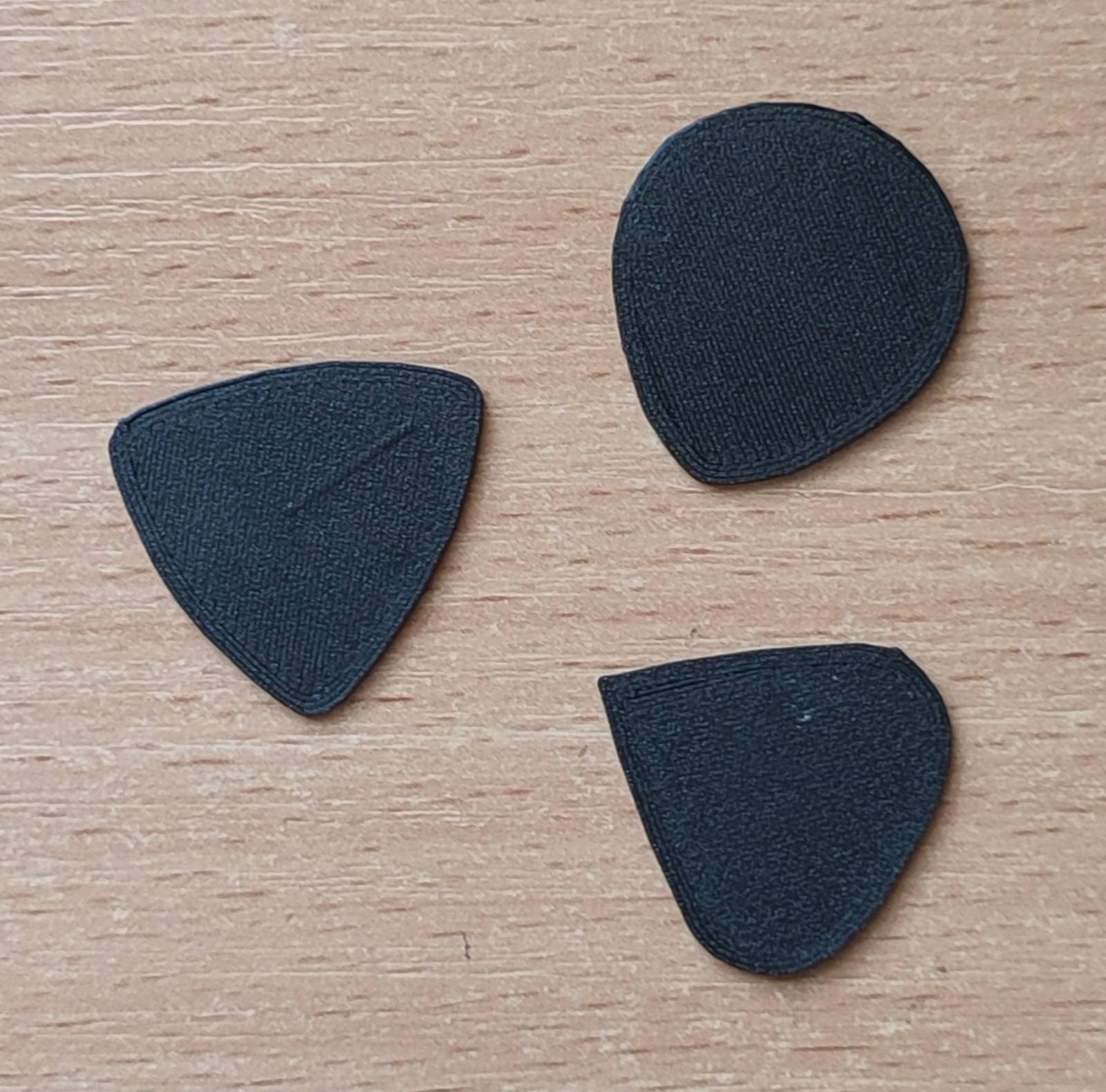 Set of guitar picks (3 pieces)
