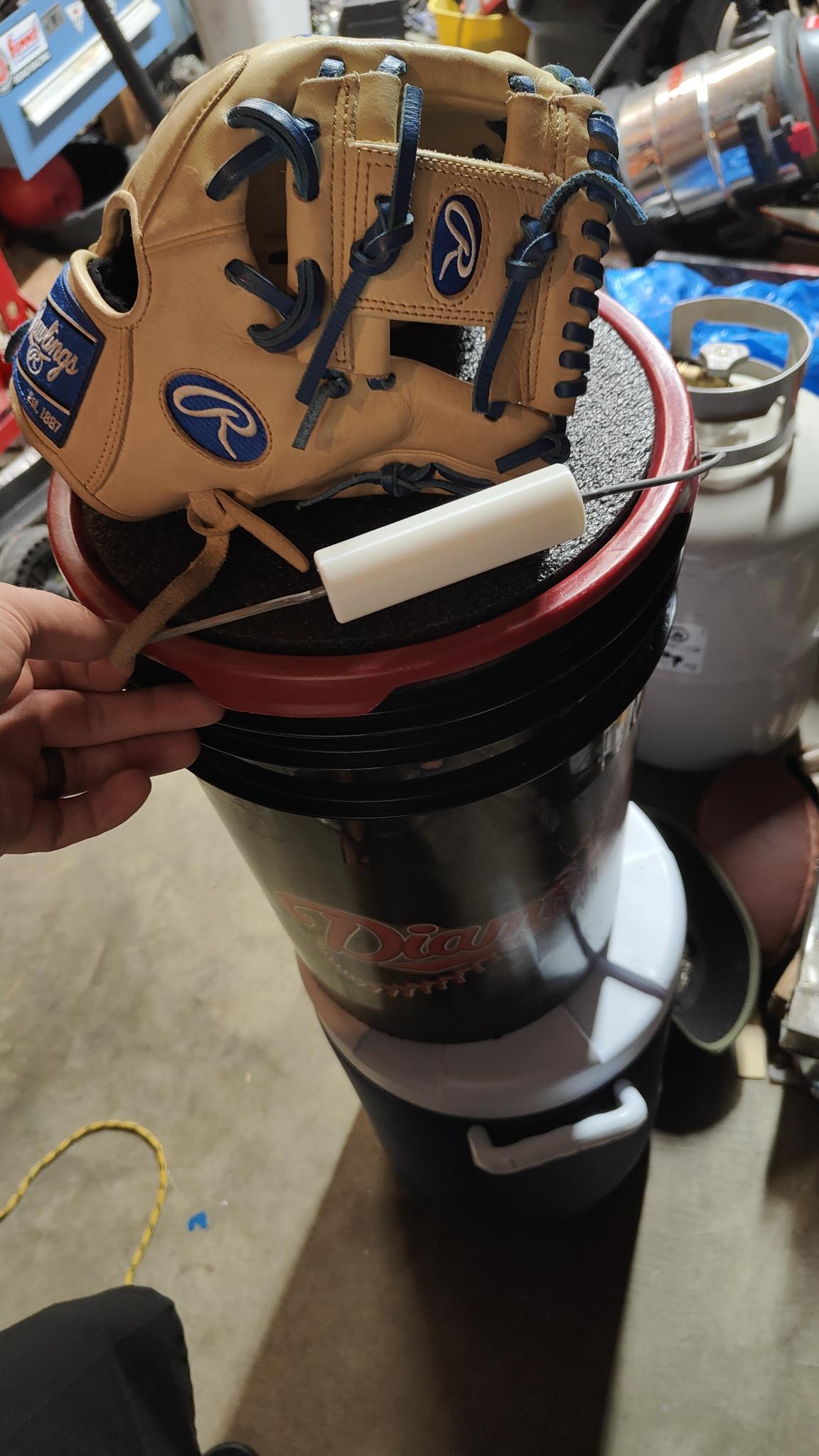 Diamond Baseball 8 gallon bucket handle