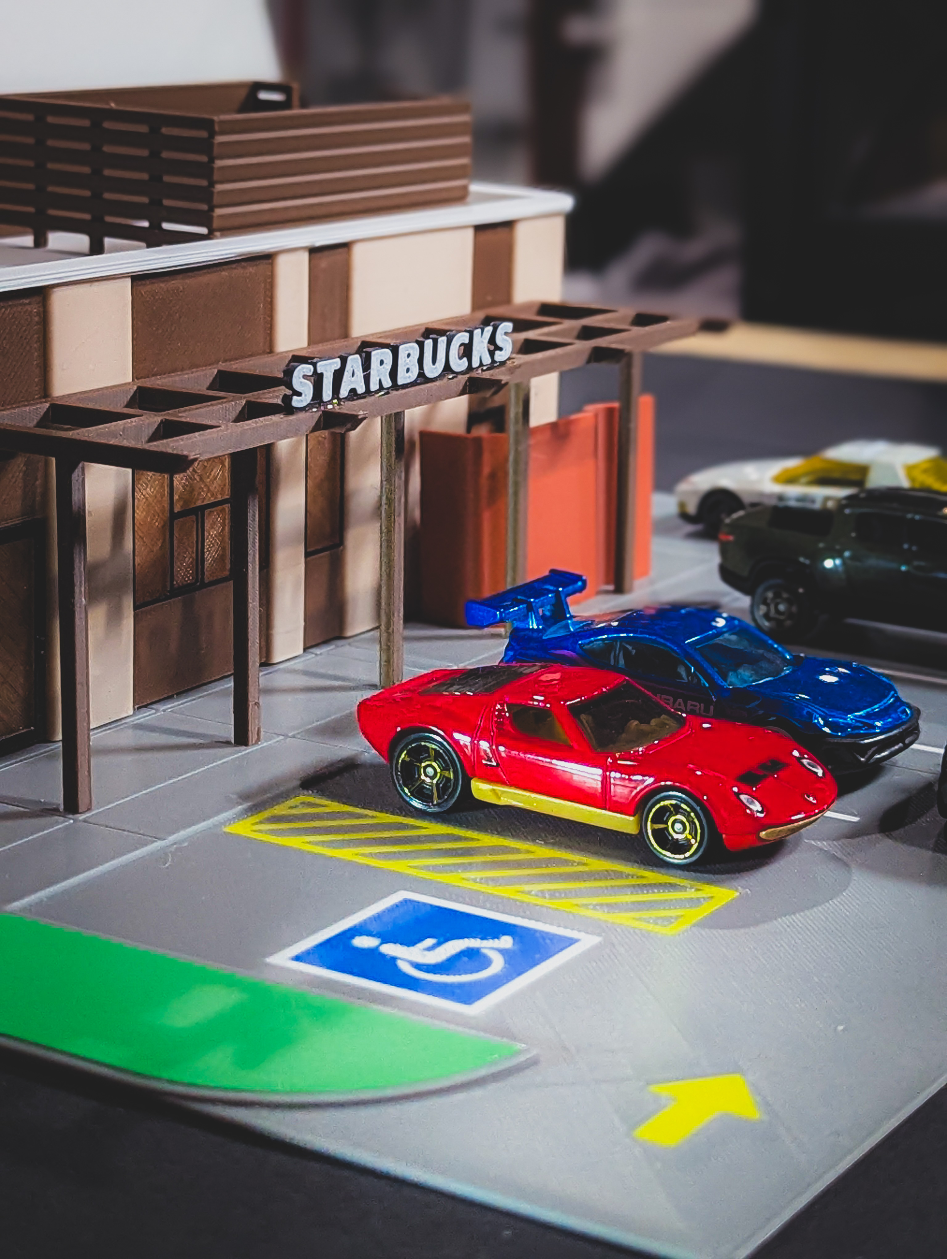 Starbucks Model Set - 1:64 Scale Diorama — thumbnail 12